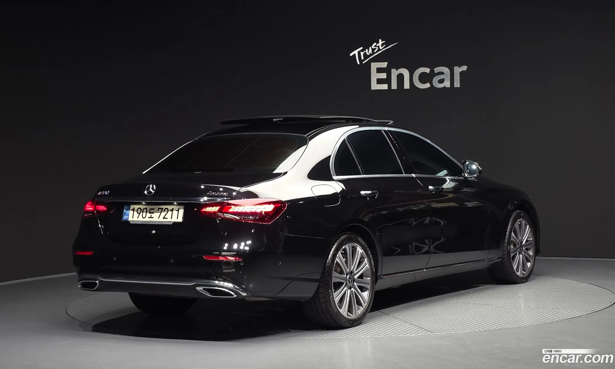 Mercedes-Benz E-Class W213 2022 — 23