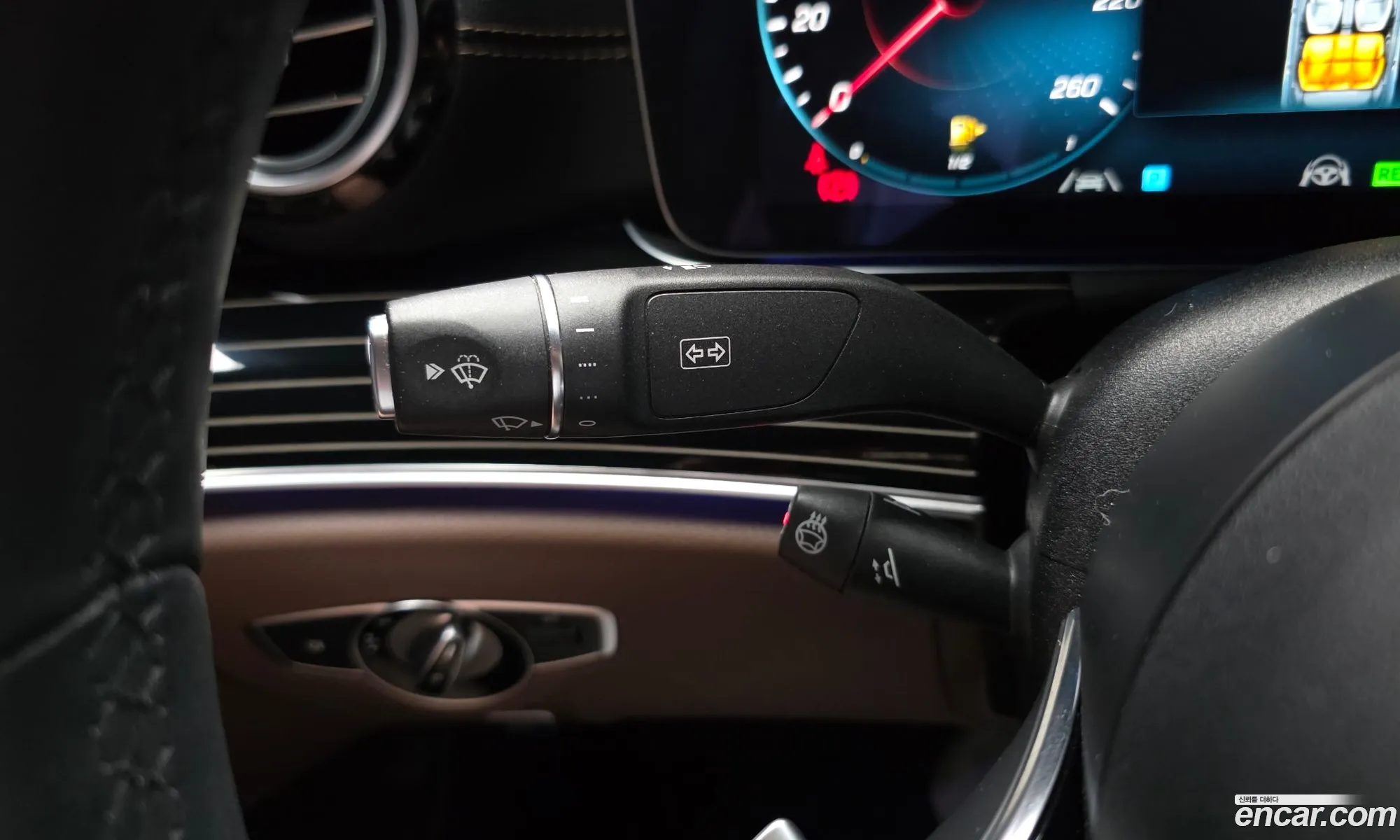 Mercedes-Benz E-Class W213 2022 — 32
