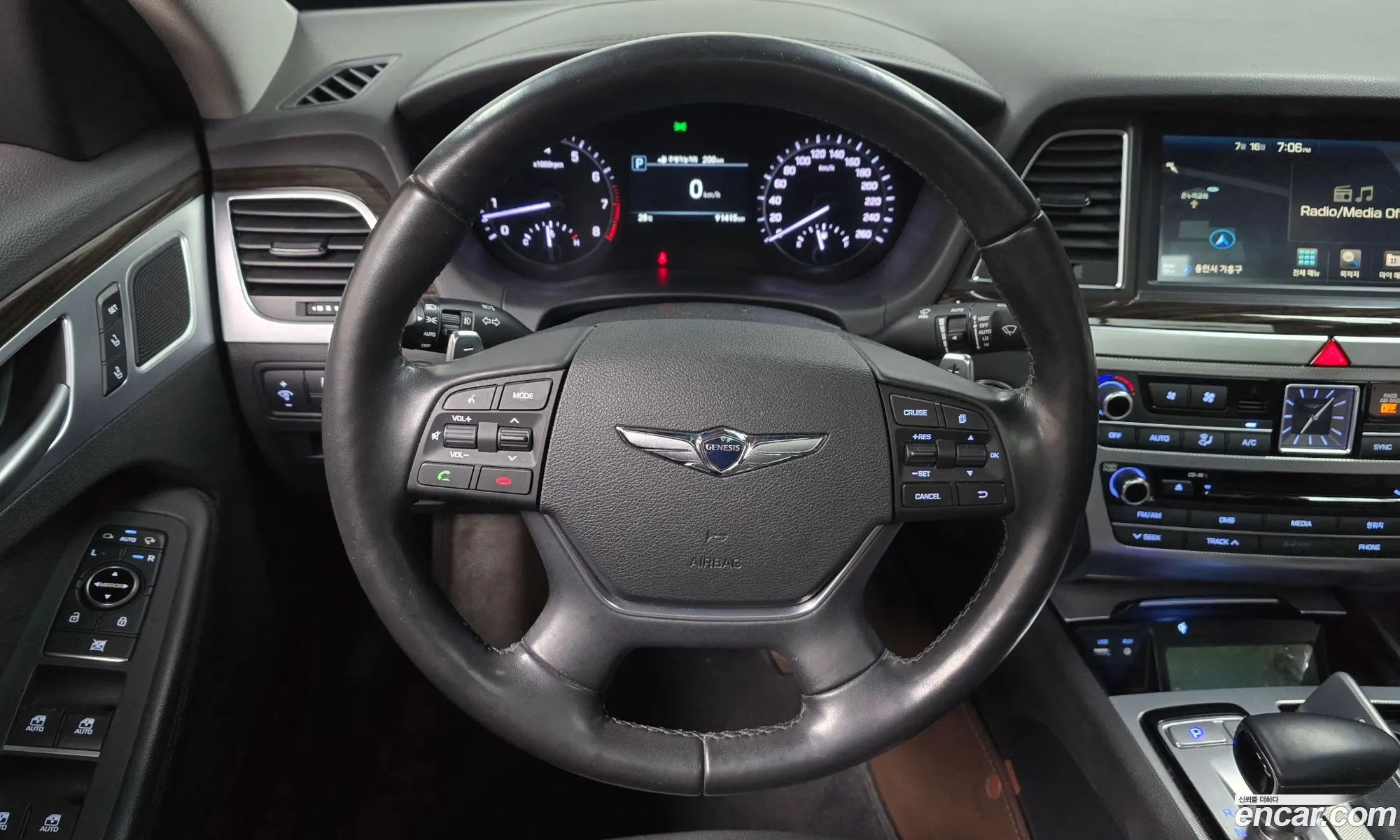 Genesis G80 2016 KMHGL41DDHU195217 — 4