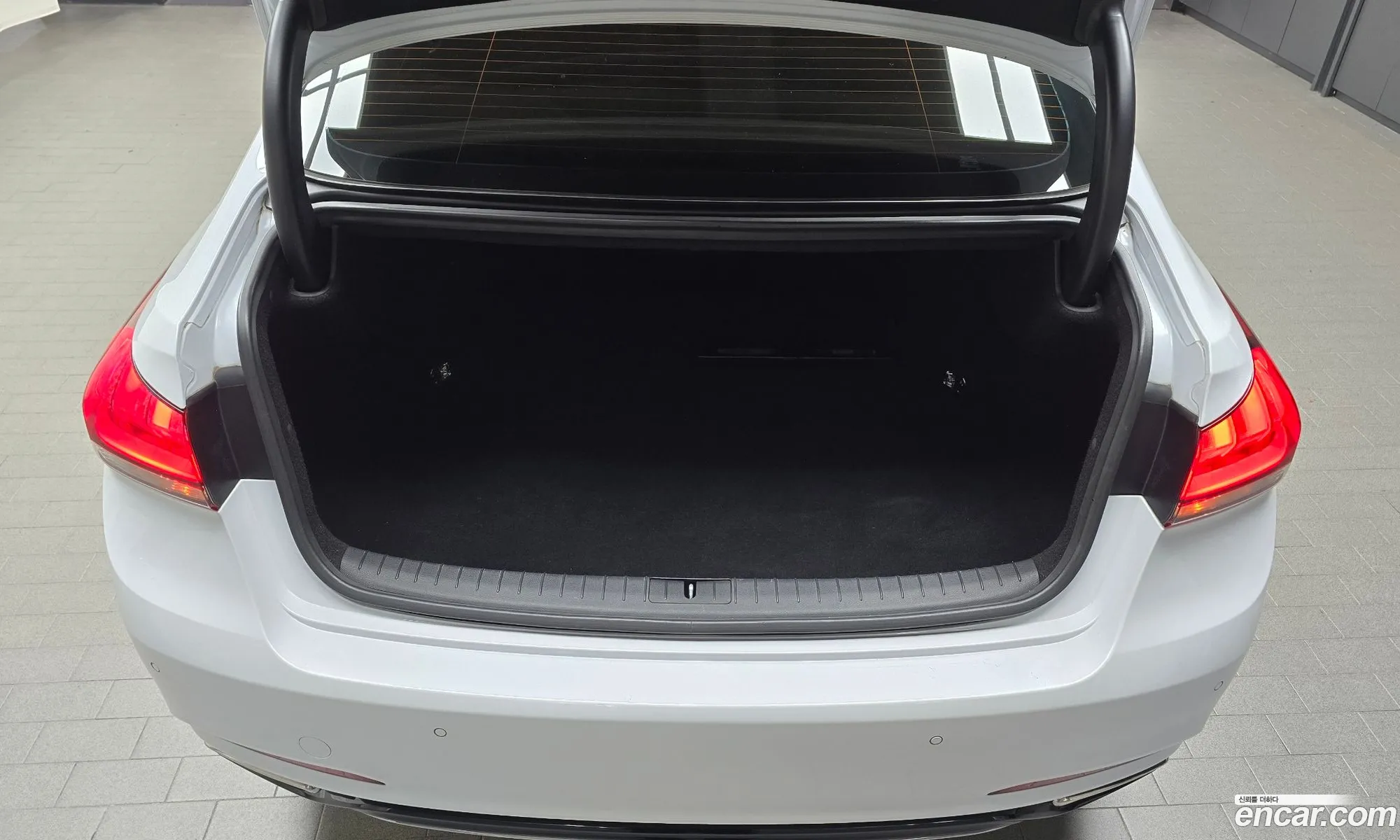 Genesis G80 2016 KMHGL41DDHU195217 — 16