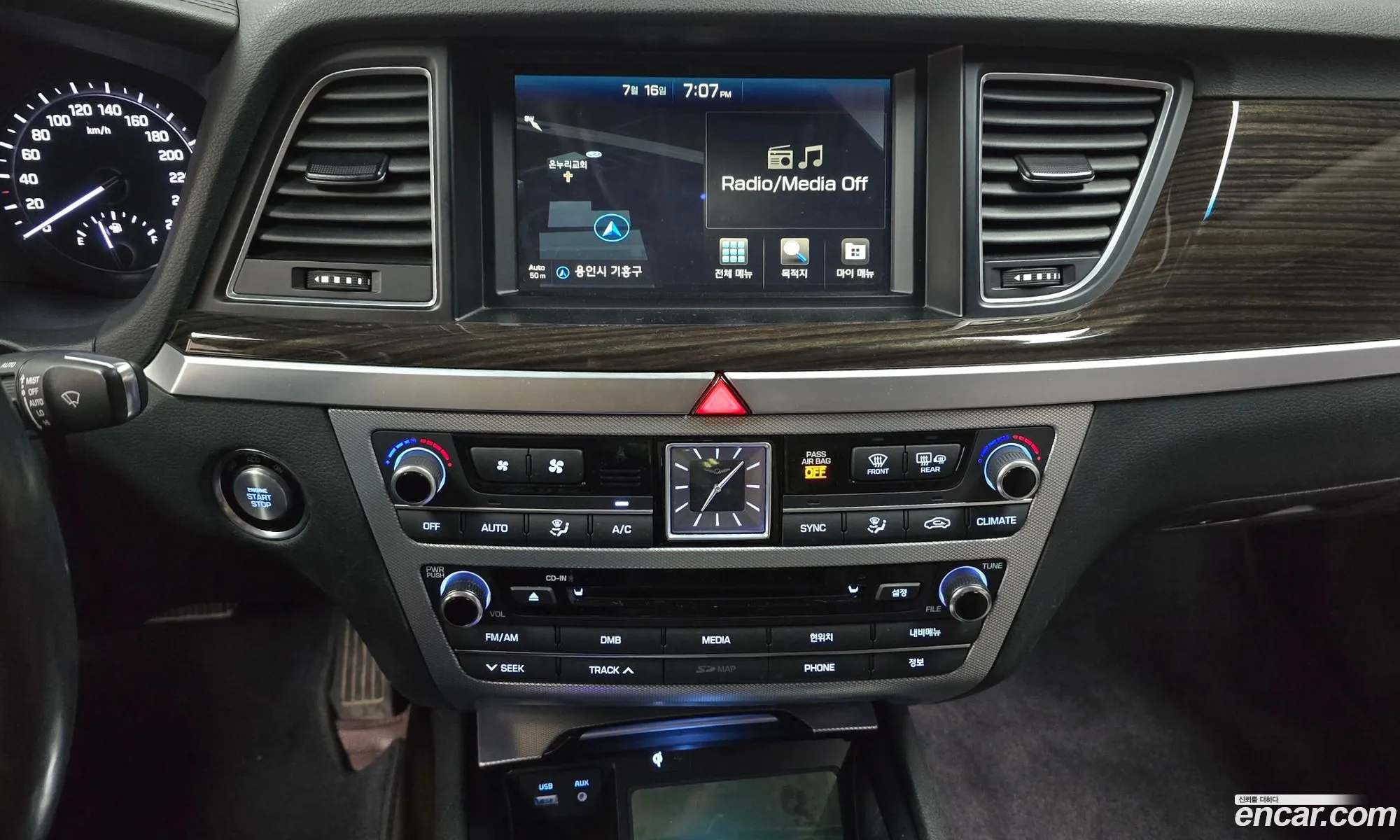 Genesis G80 2016 KMHGL41DDHU195217 — 19