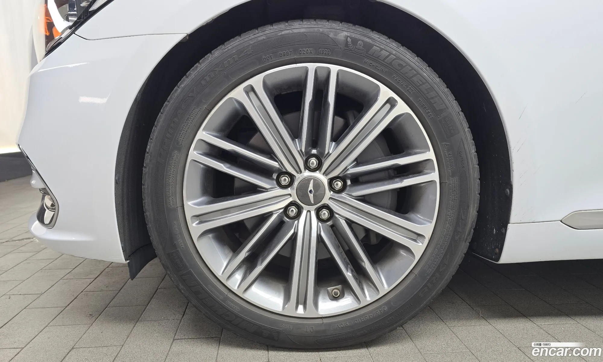 Genesis G80 2016 KMHGL41DDHU195217 — 26