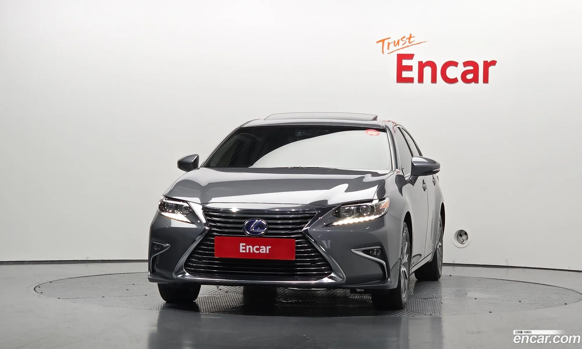 Lexus ES300h 2017 — 19