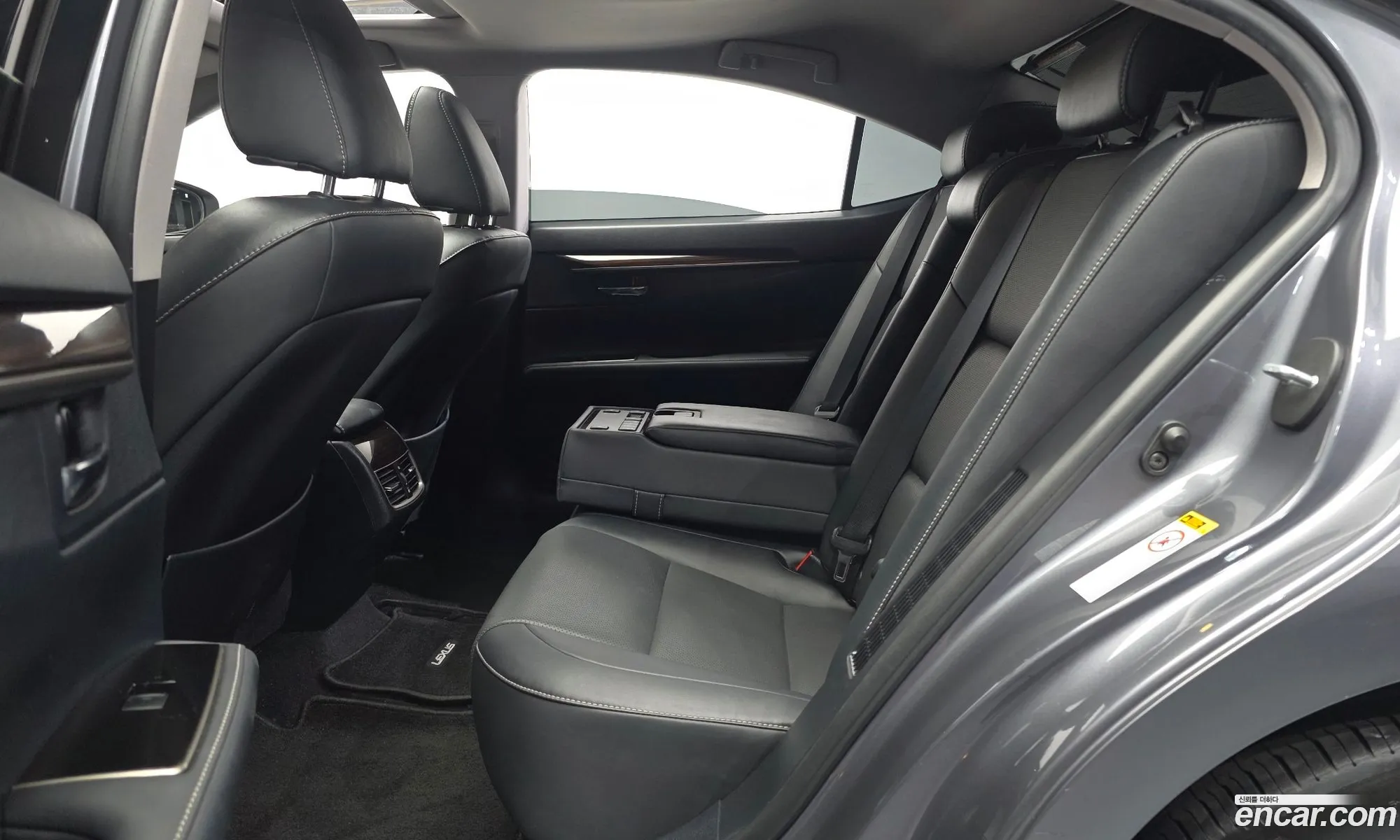 Lexus ES300h 2017 — 15