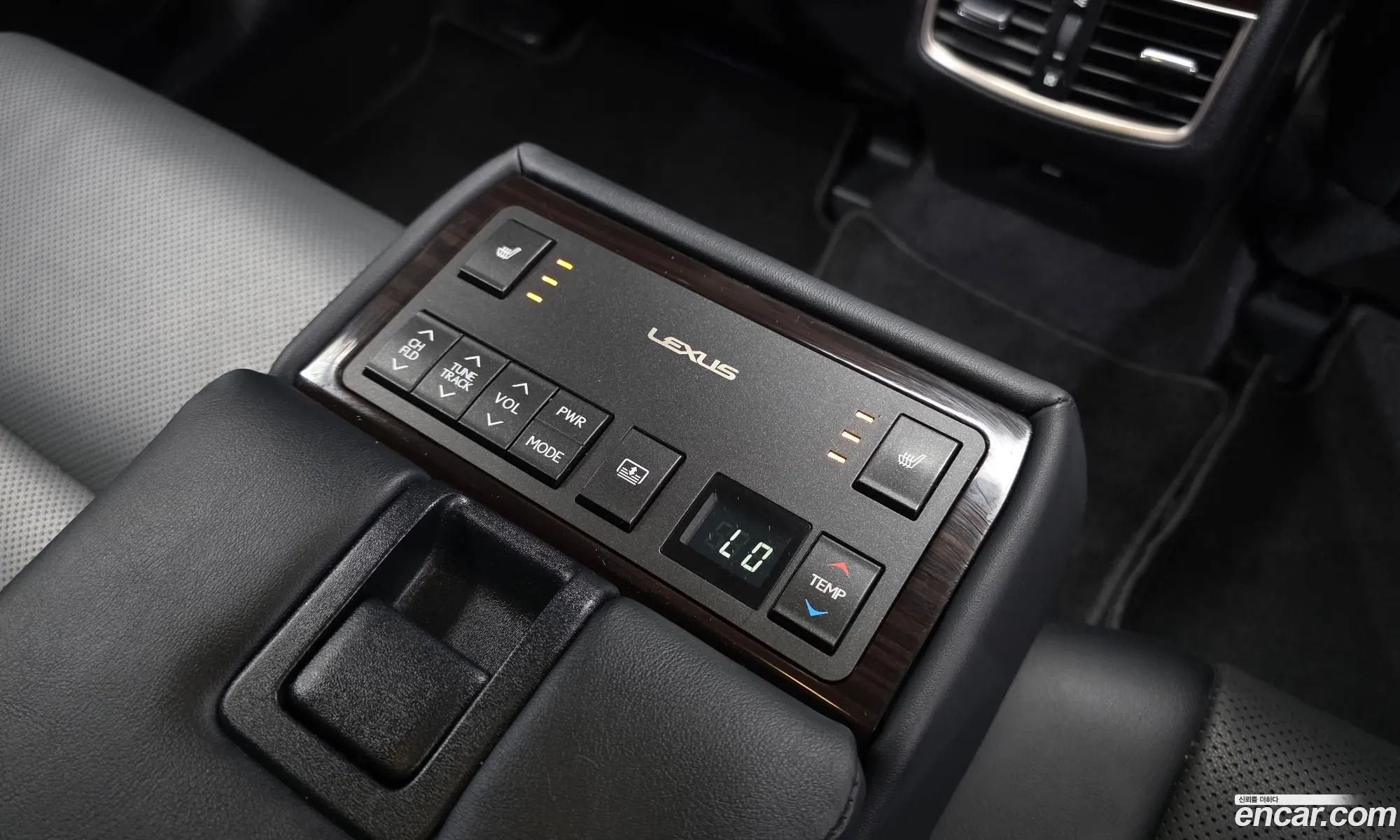 Lexus ES300h 2017 — 18