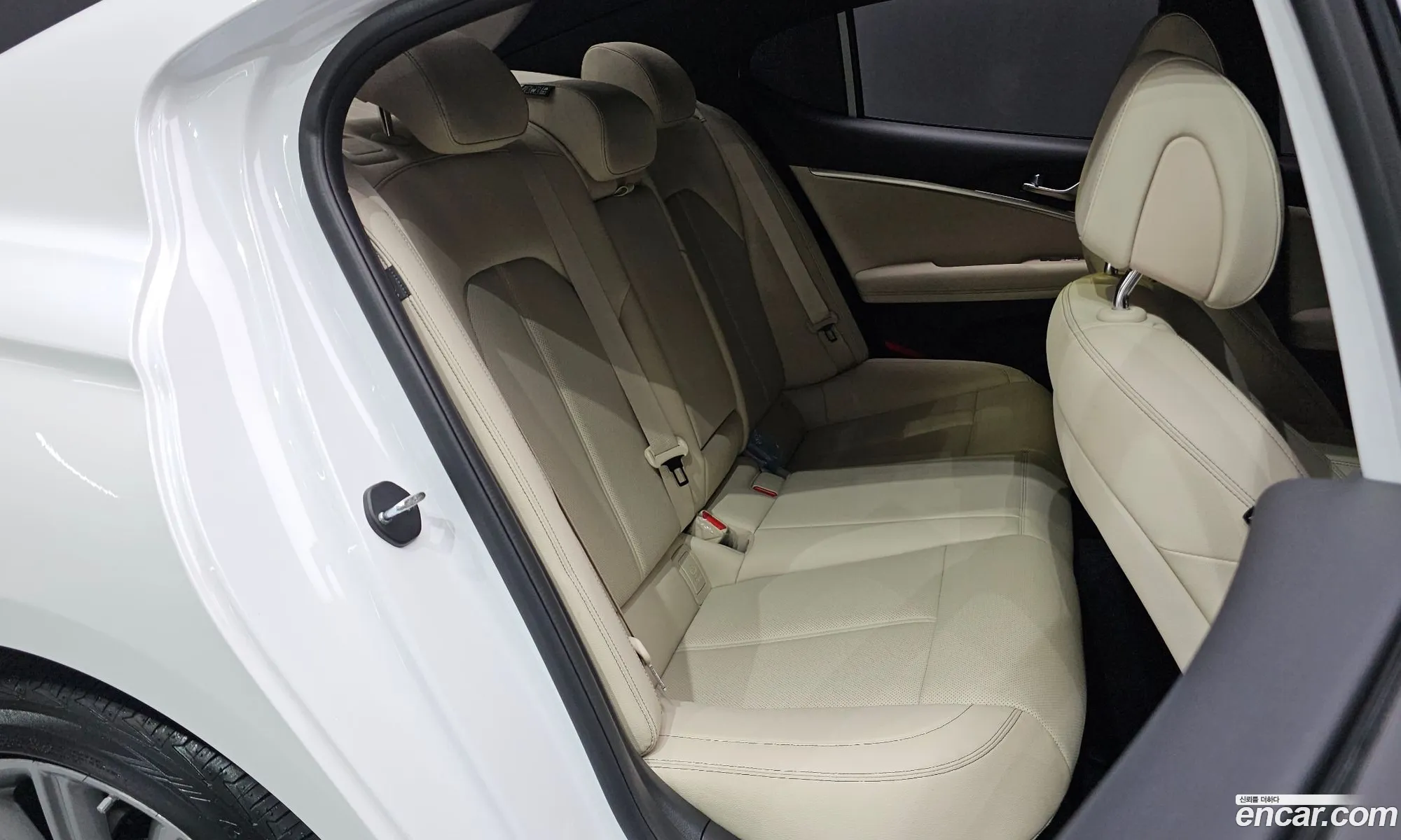 Genesis G70 2024 KMTG341CDRU145537 — 11