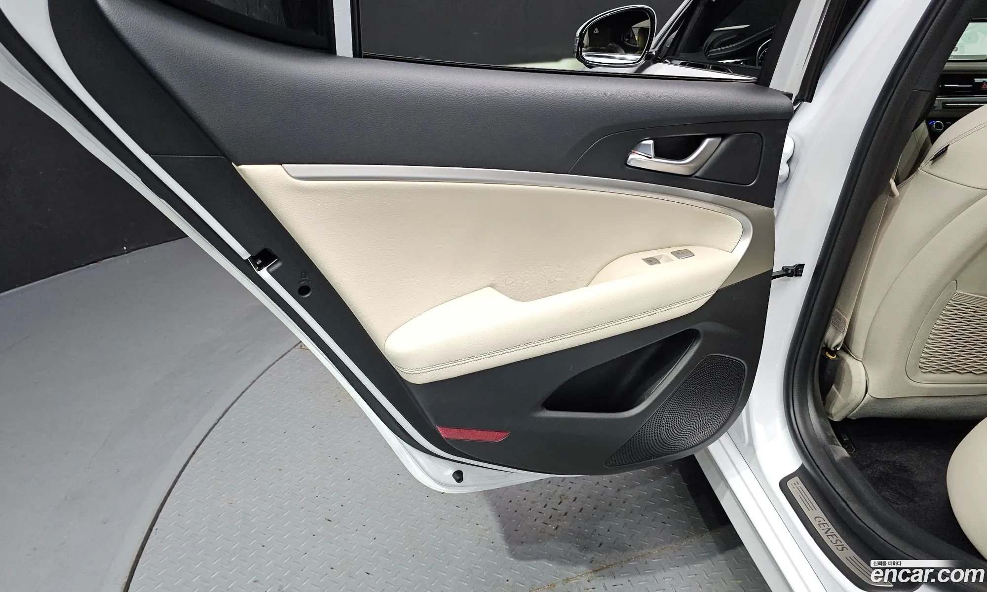 Genesis G70 2024 KMTG341CDRU145537 — 23