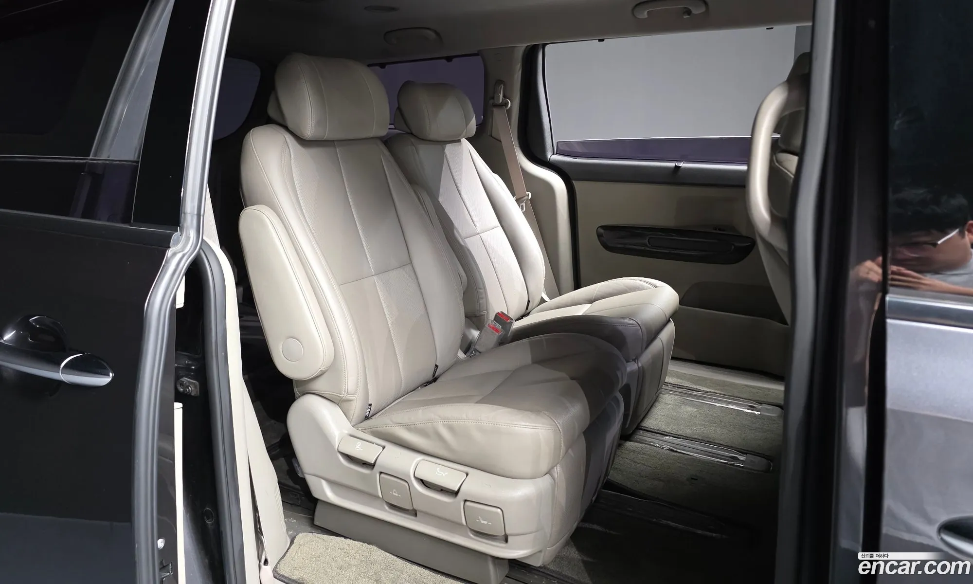 Kia Carnival 2016 KNAMB81ABHS252453 — 13