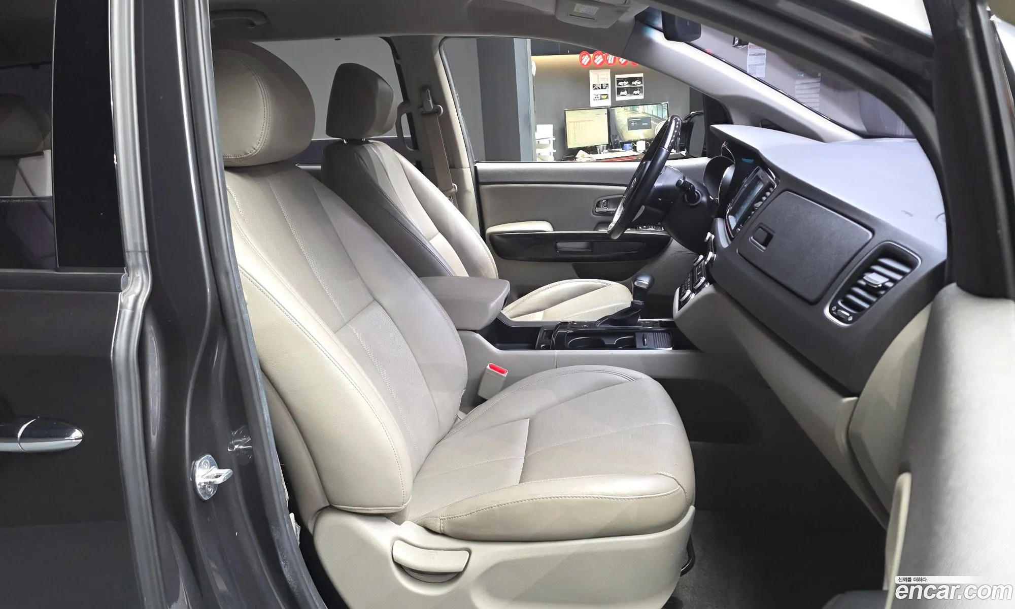 Kia Carnival 2016 KNAMB81ABHS252453 — 14