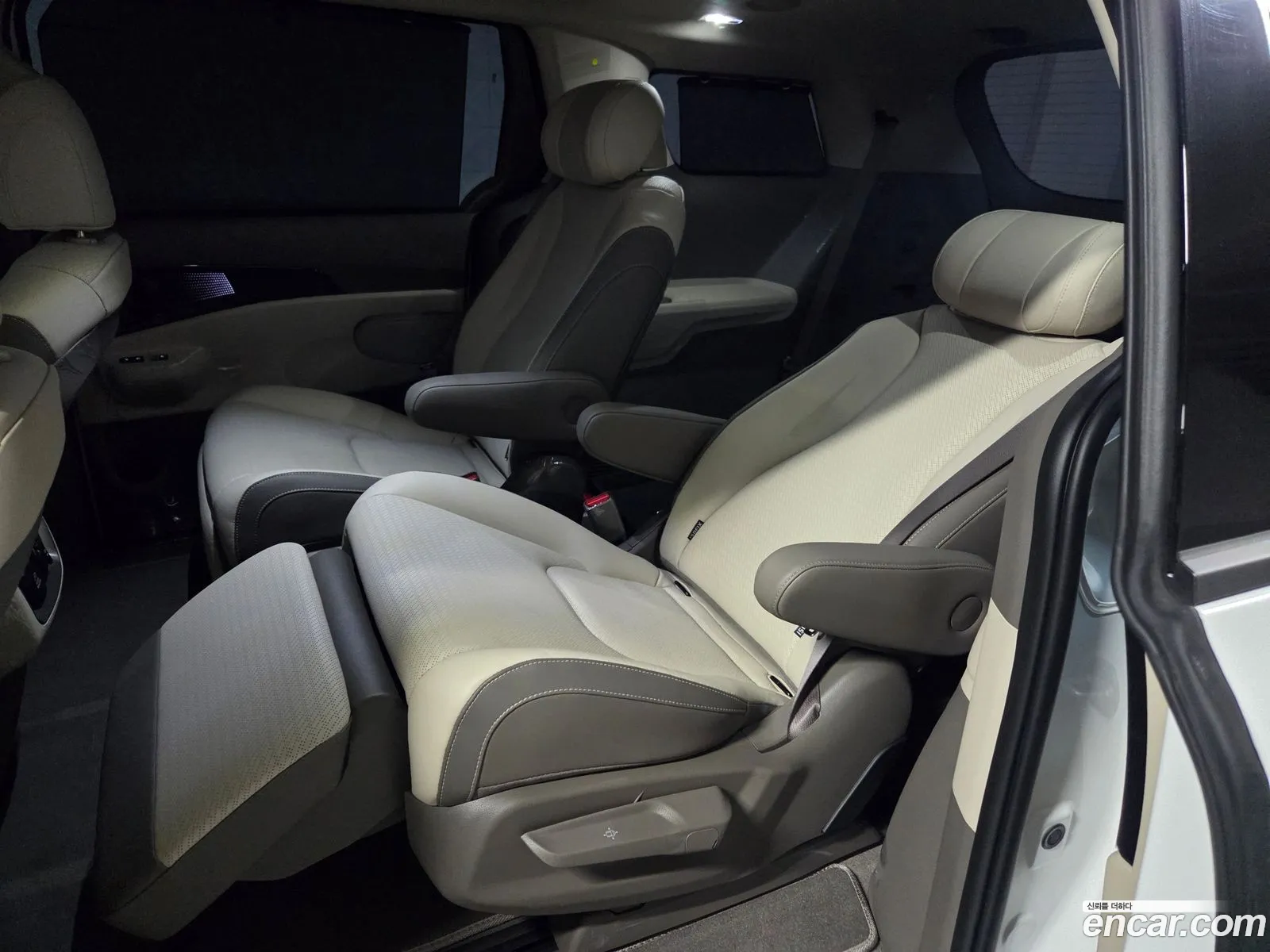 Kia Carnival 2025 — 11