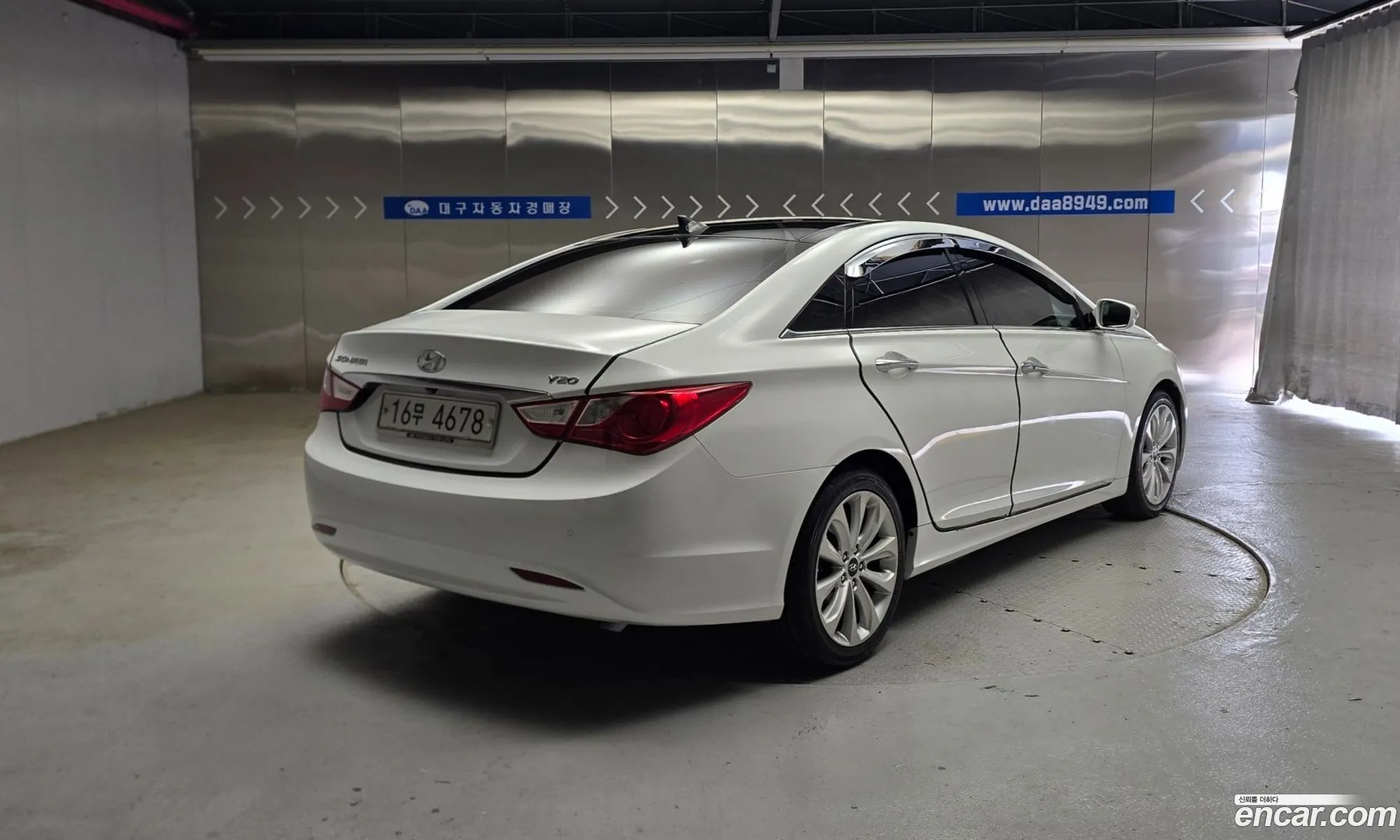 Hyundai YF Sonata 2011 — 9