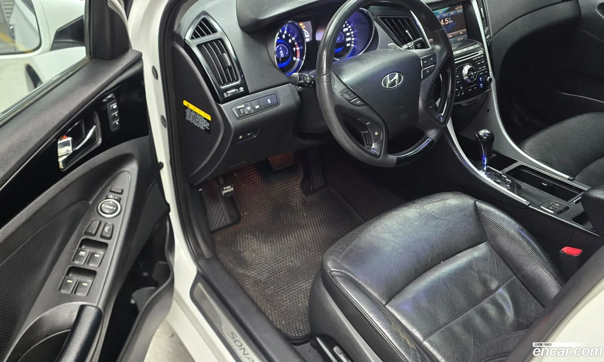 Hyundai YF Sonata 2011 — 3