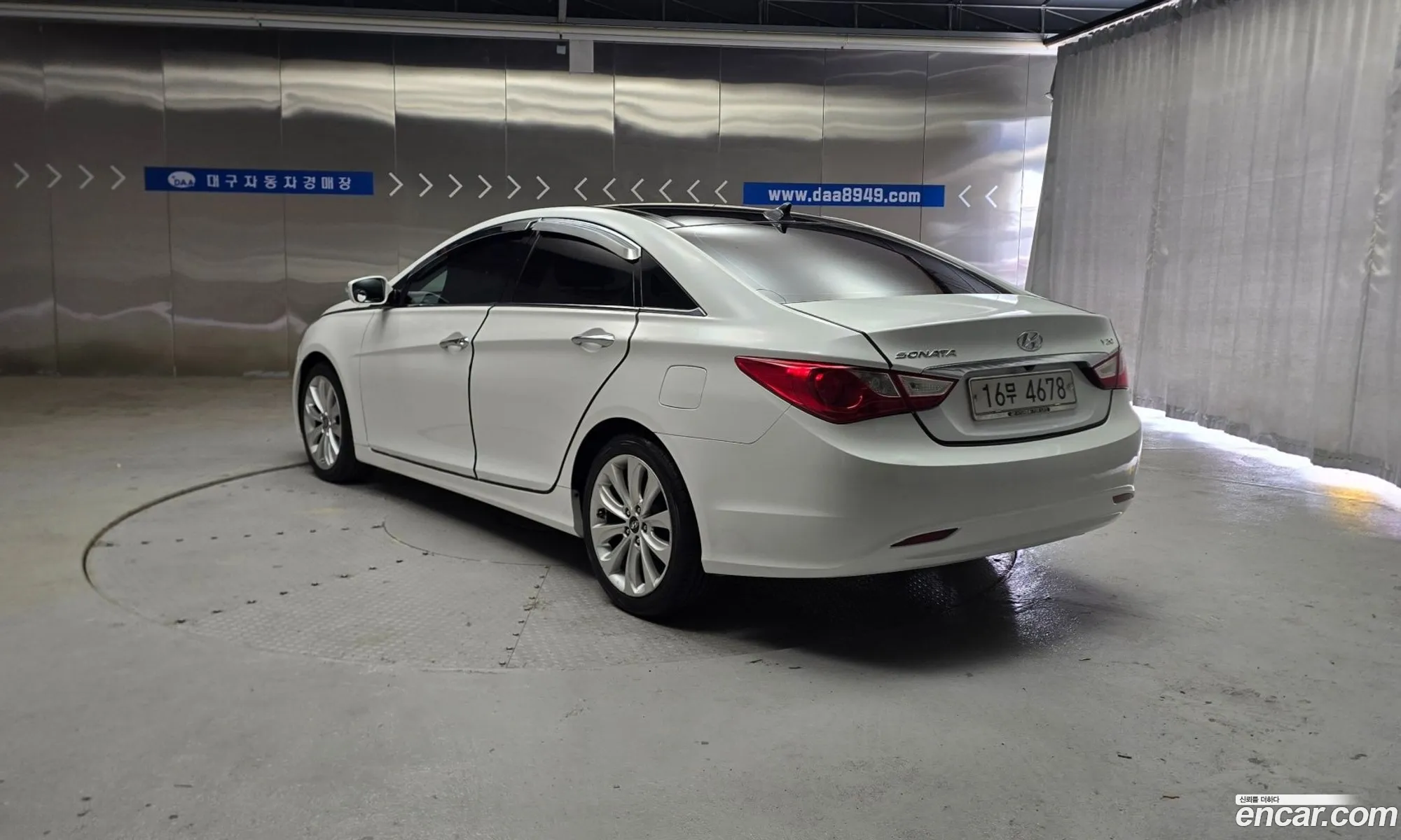 Hyundai YF Sonata 2011 — 13