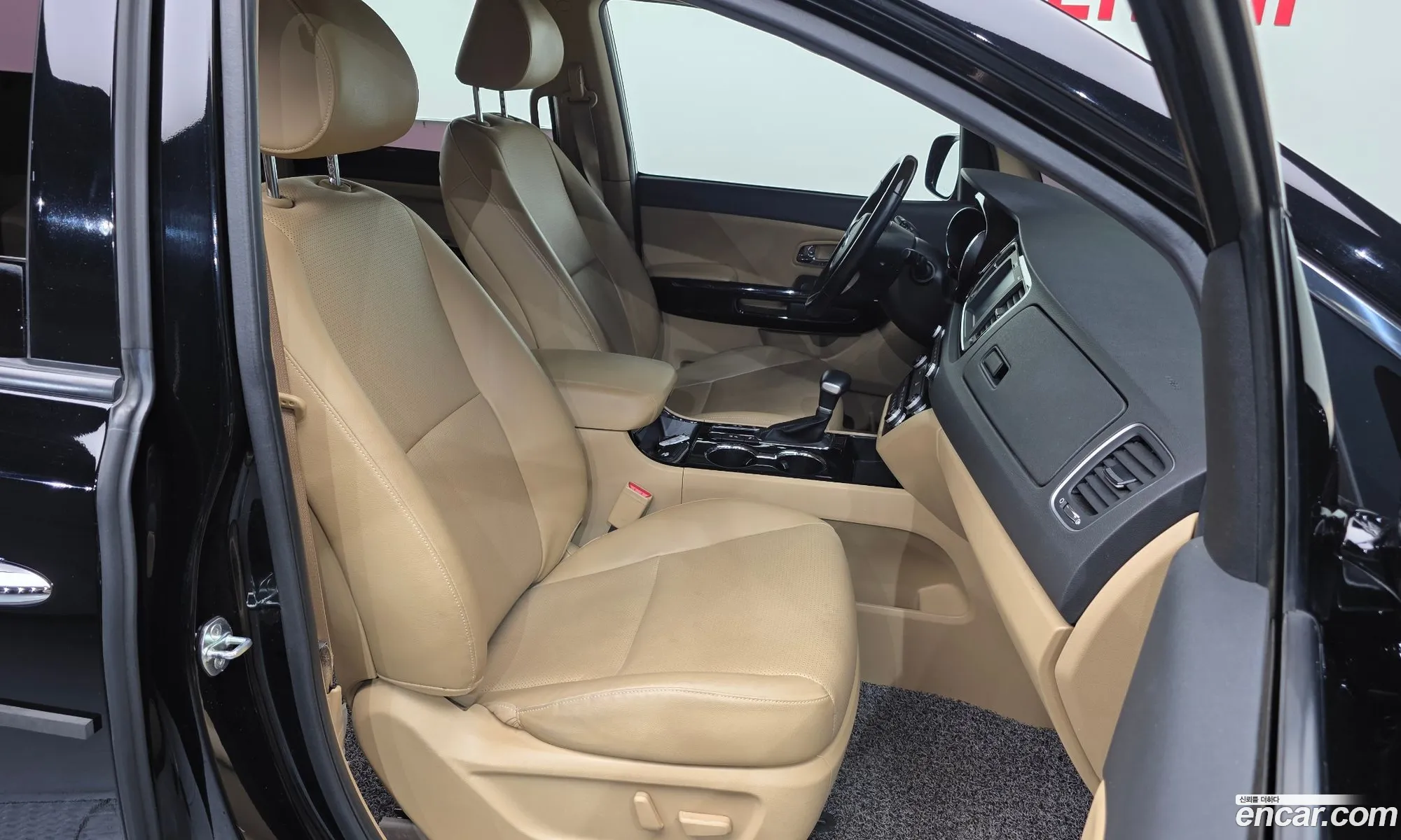 Kia Carnival 2019 — 28