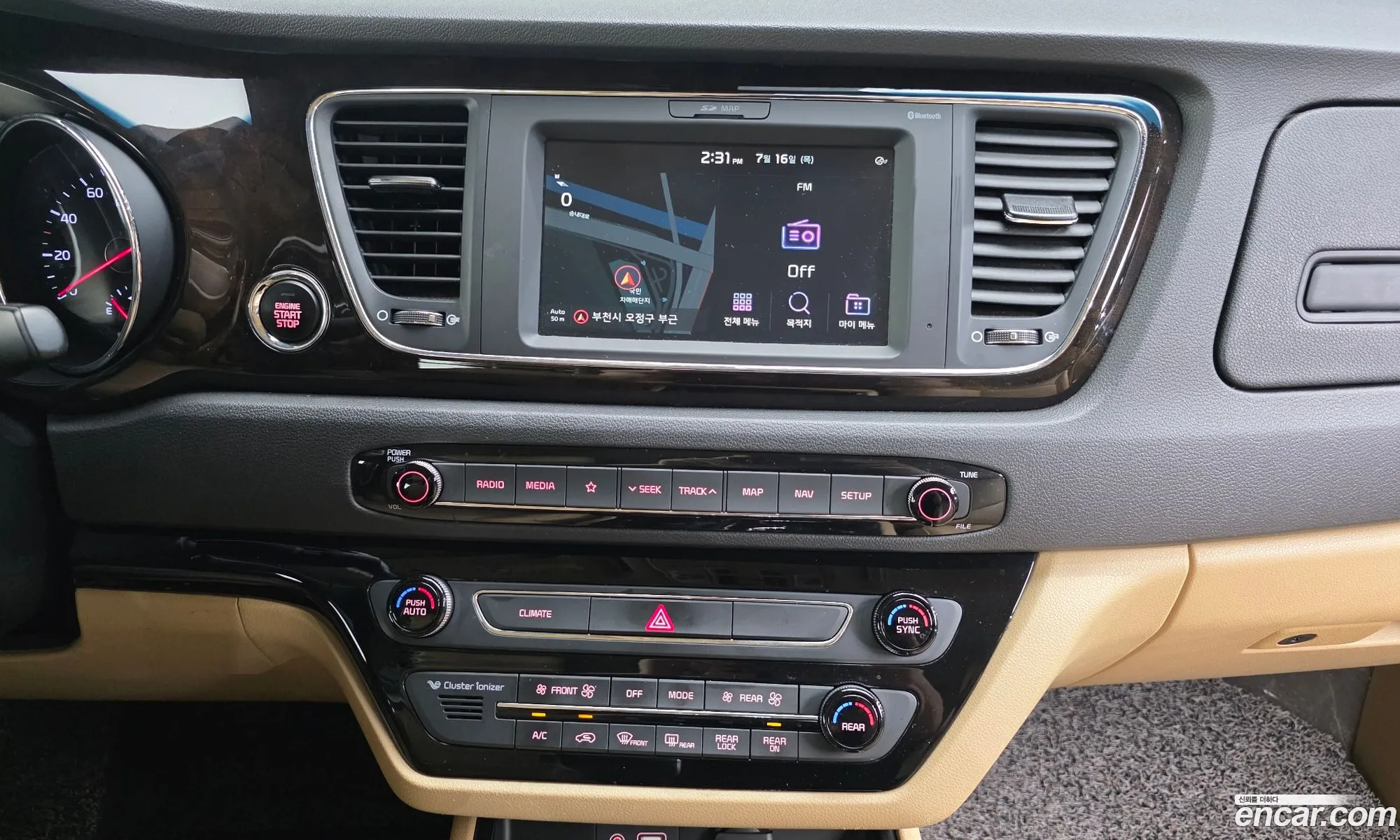 Kia Carnival 2019 — 17