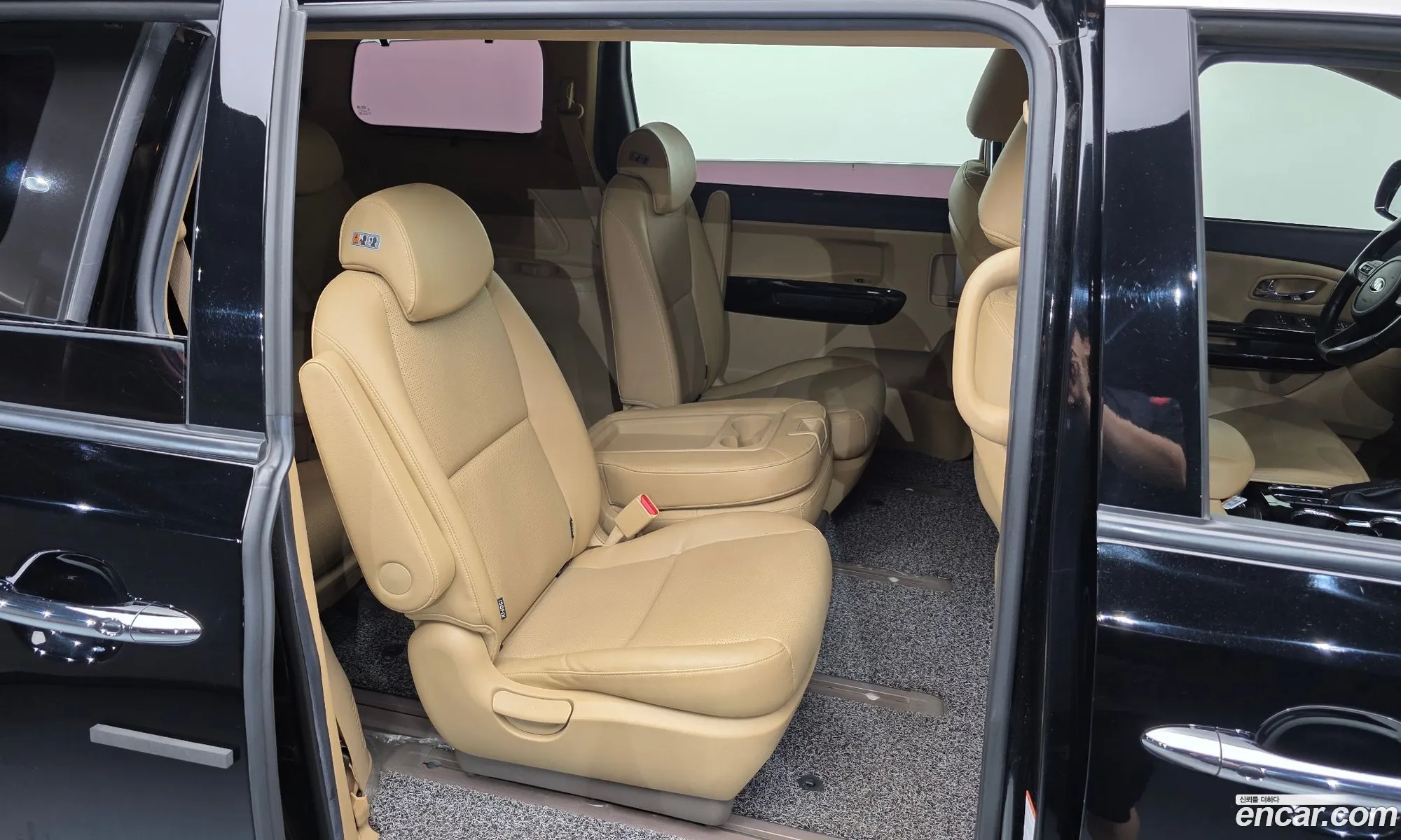 Kia Carnival 2019 — 25