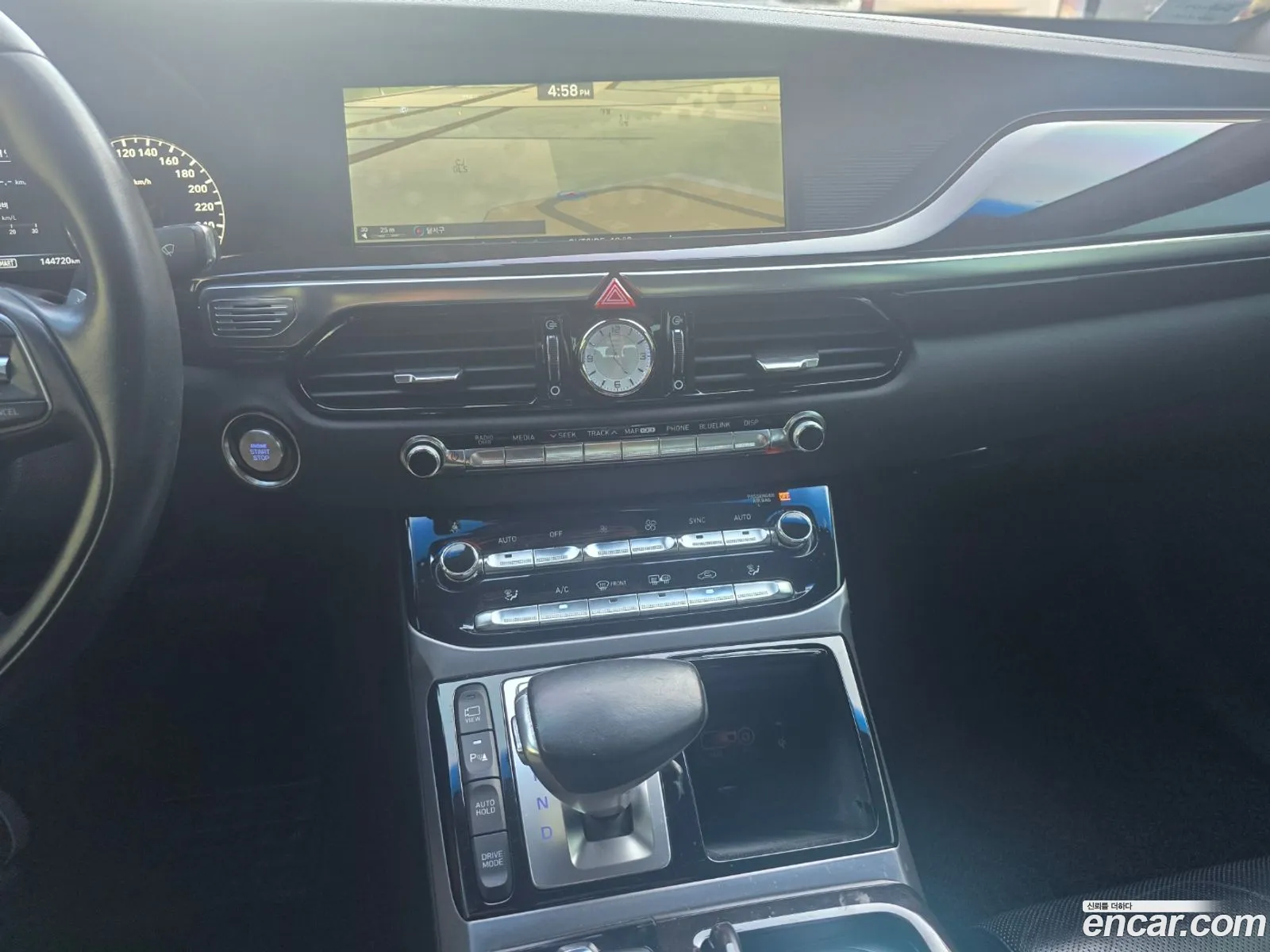 Genesis EQ900 2016 — 11