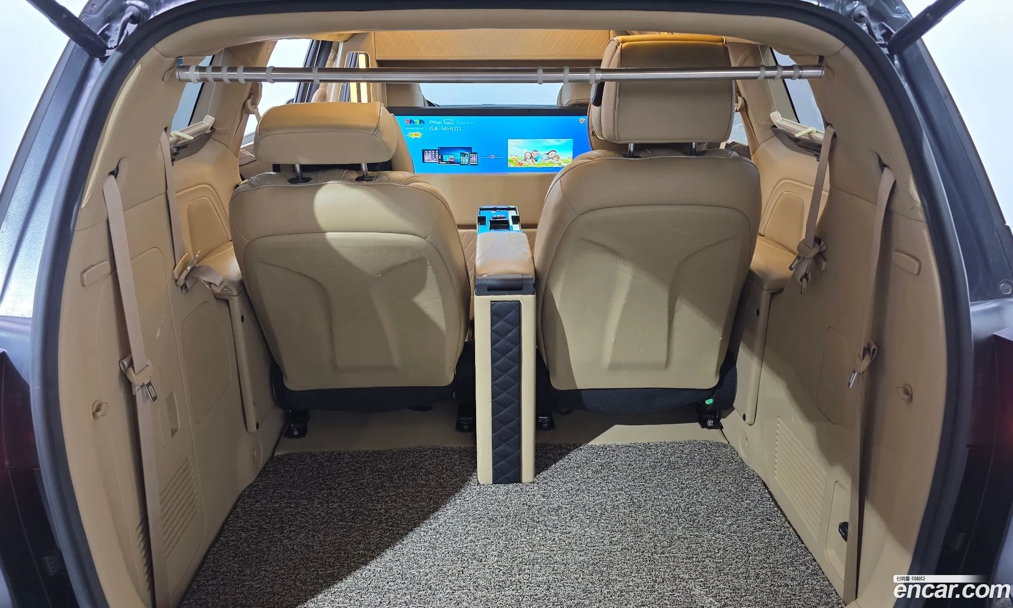 Kia Carnival 2018 KNAME811BKS496299 — 19