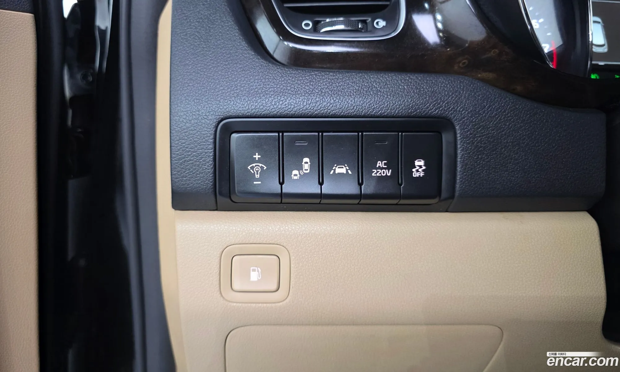 Kia Carnival 2018 KNAME811BKS496299 — 7