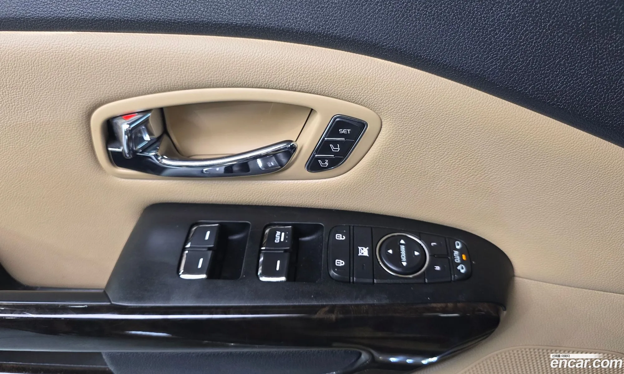 Kia Carnival 2018 KNAME811BKS496299 — 10