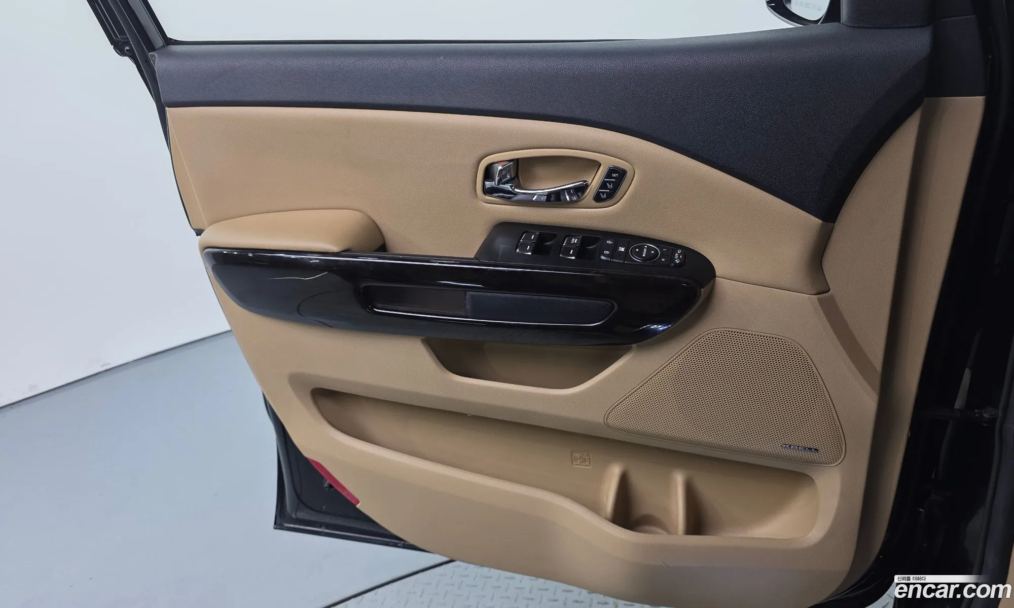Kia Carnival 2018 KNAME811BKS496299 — 15