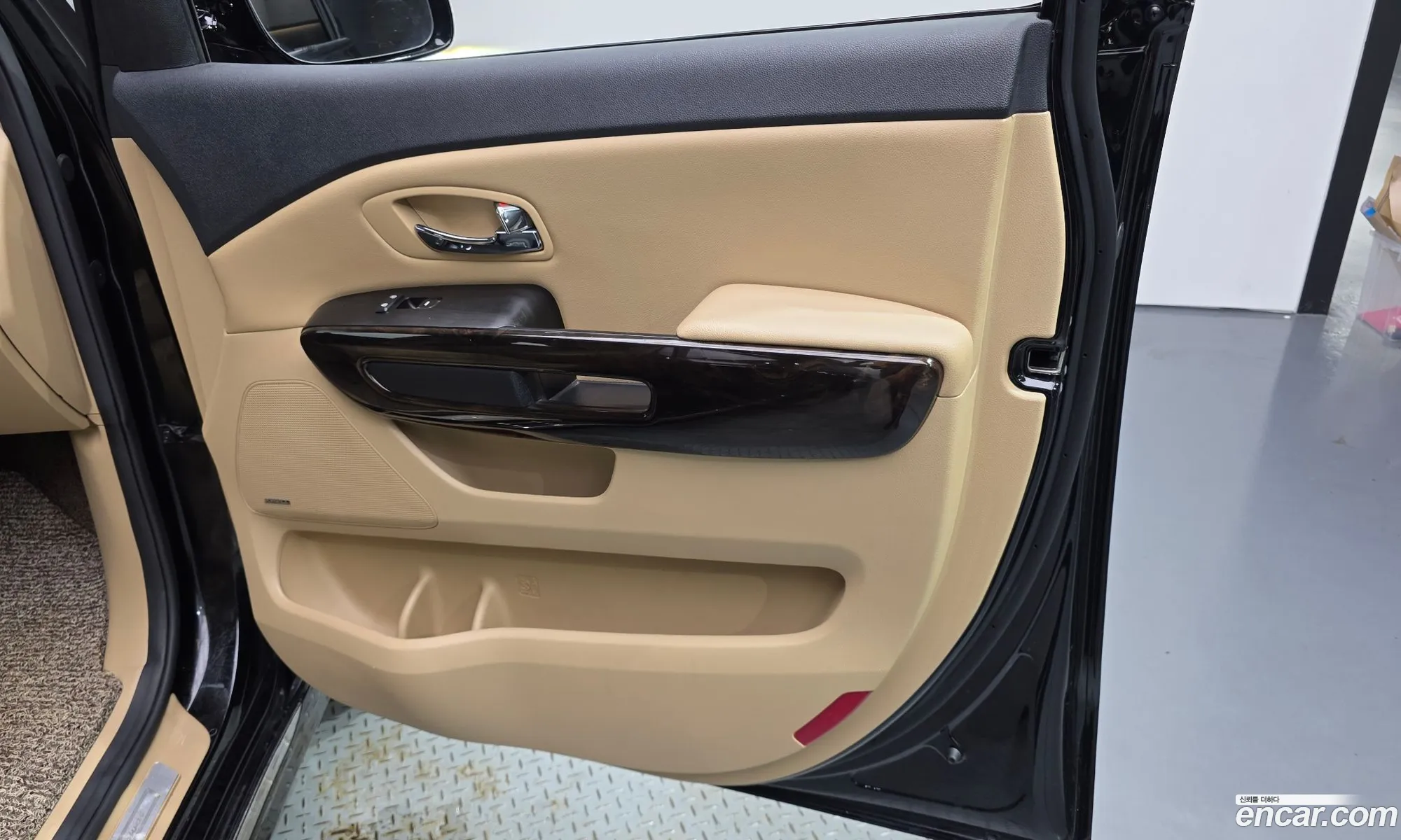 Kia Carnival 2018 KNAME811BKS496299 — 12