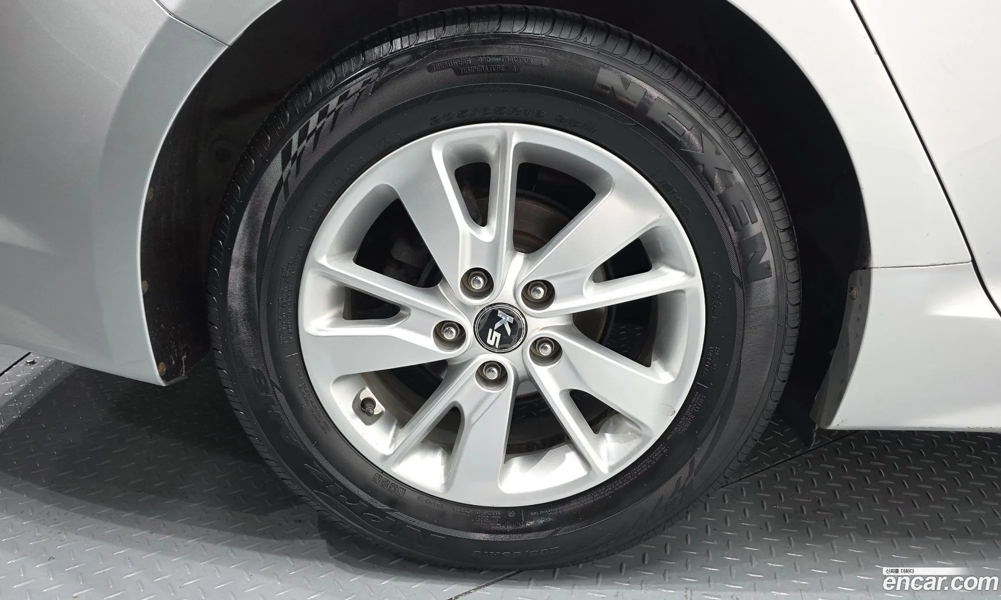 Kia K5 2011 KNAGN418BCA203965 — 11
