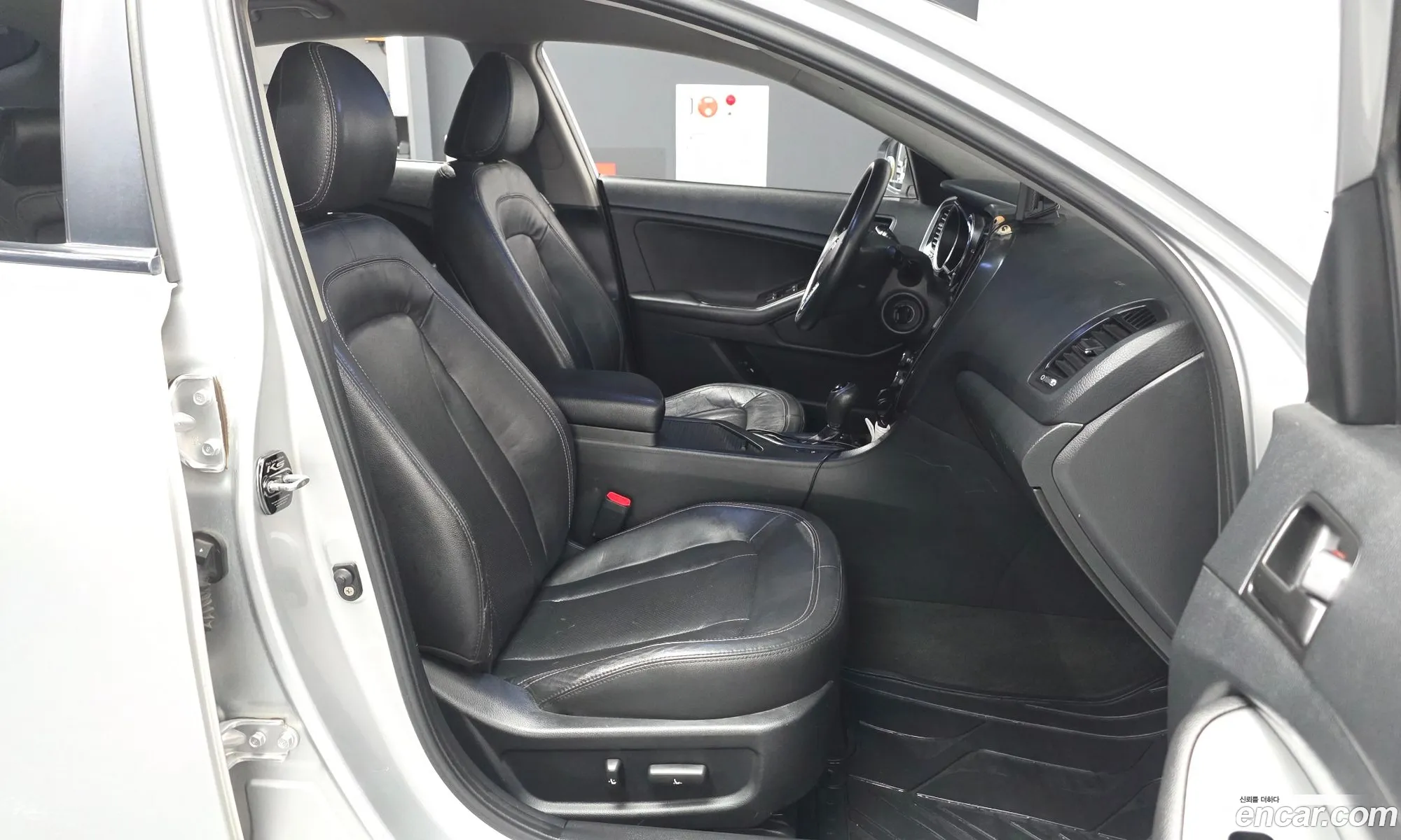 Kia K5 2011 KNAGN418BCA203965 — 6