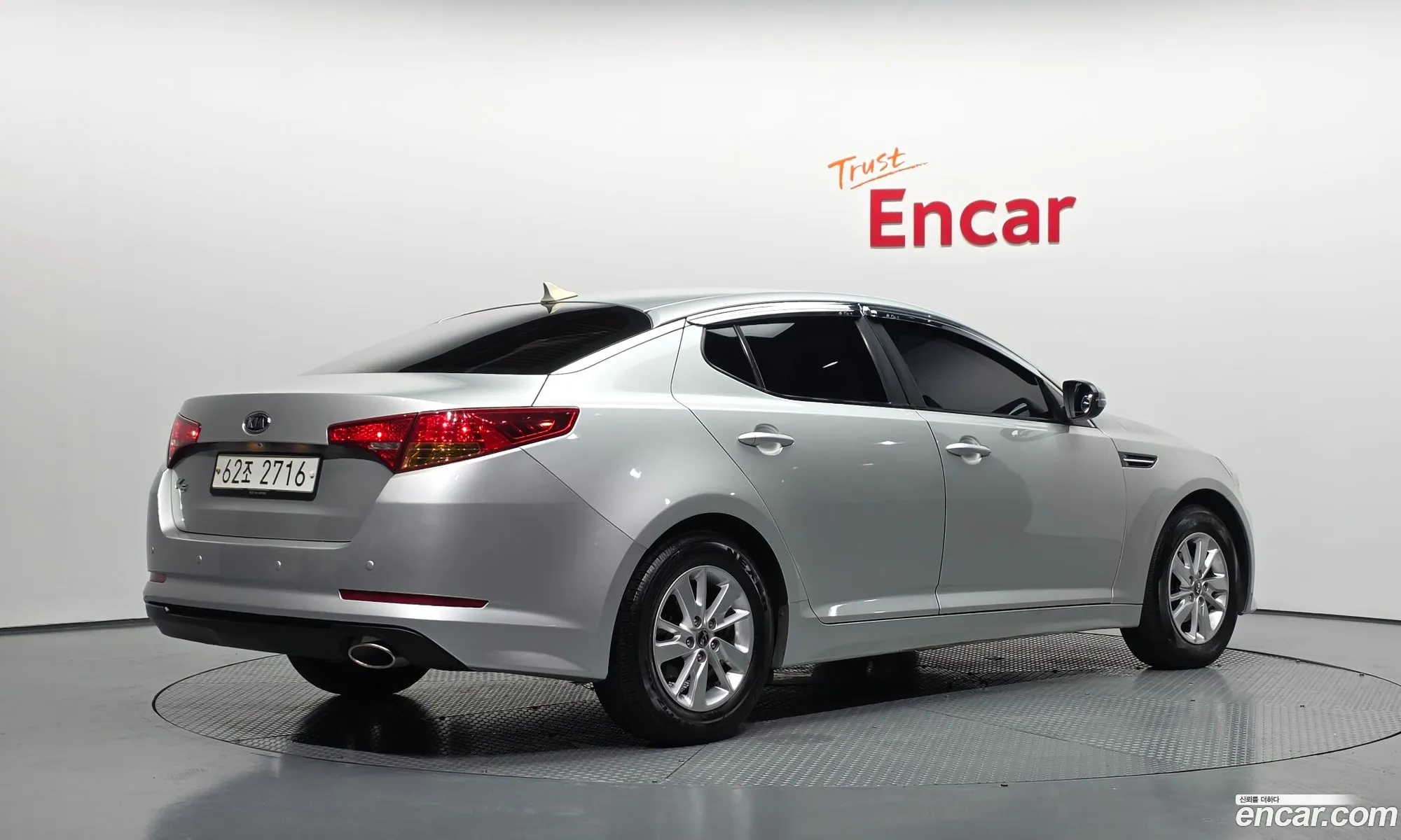Kia K5 2011 KNAGN418BCA203965 — 3