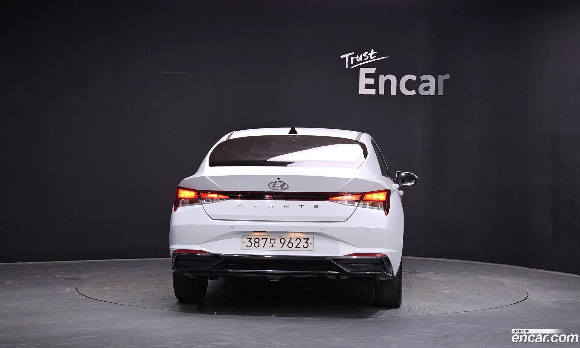Hyundai Elantra 2022 — 11