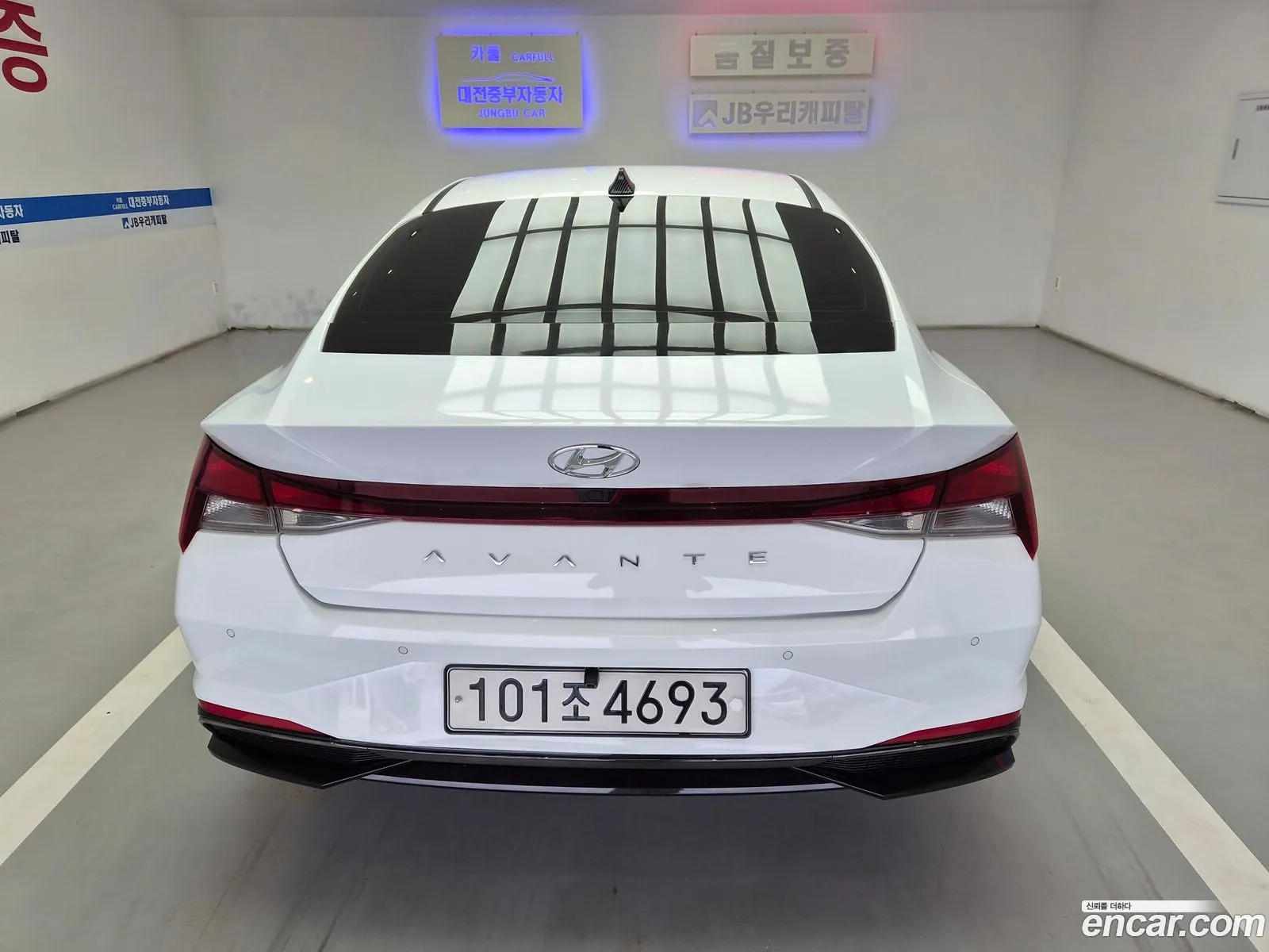 Hyundai Elantra Hybrid