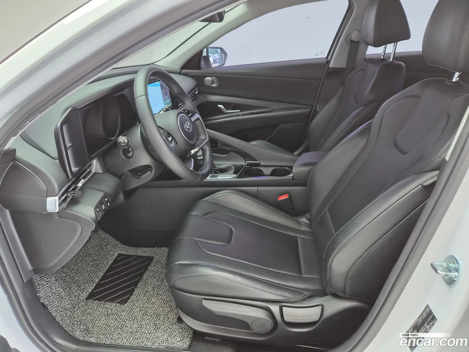 Hyundai Elantra Hybrid 2023 — 3