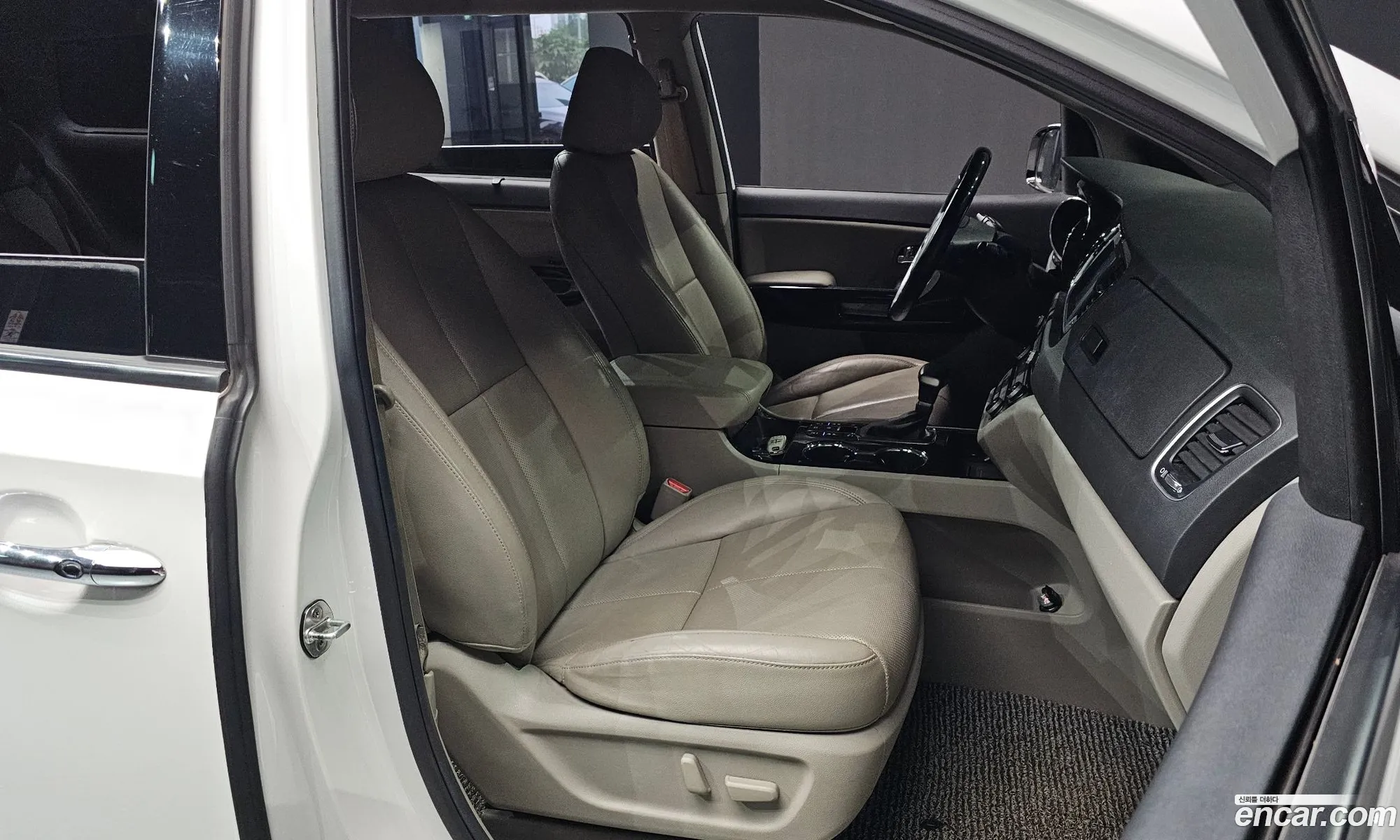 Kia Carnival 2020 KNAME81ABLS657917 — 30