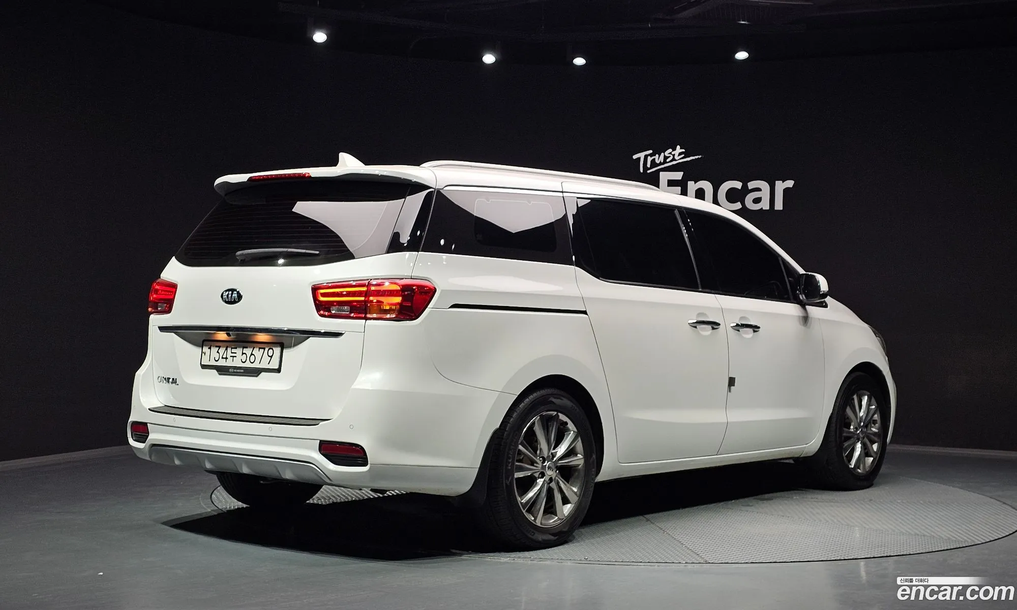 Kia Carnival 2020 KNAME81ABLS657917 — 28