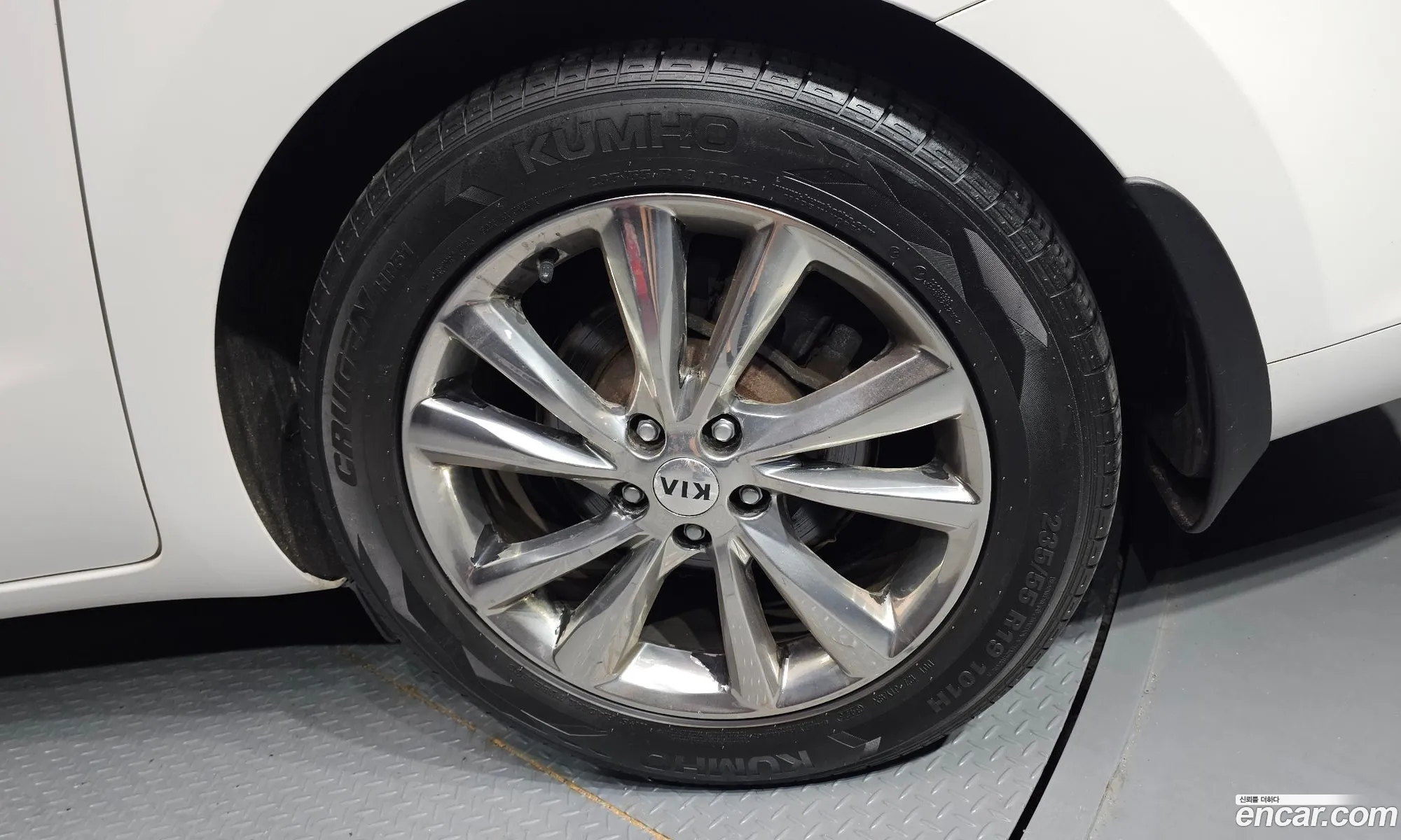 Kia Carnival 2020 KNAME81ABLS657917 — 16