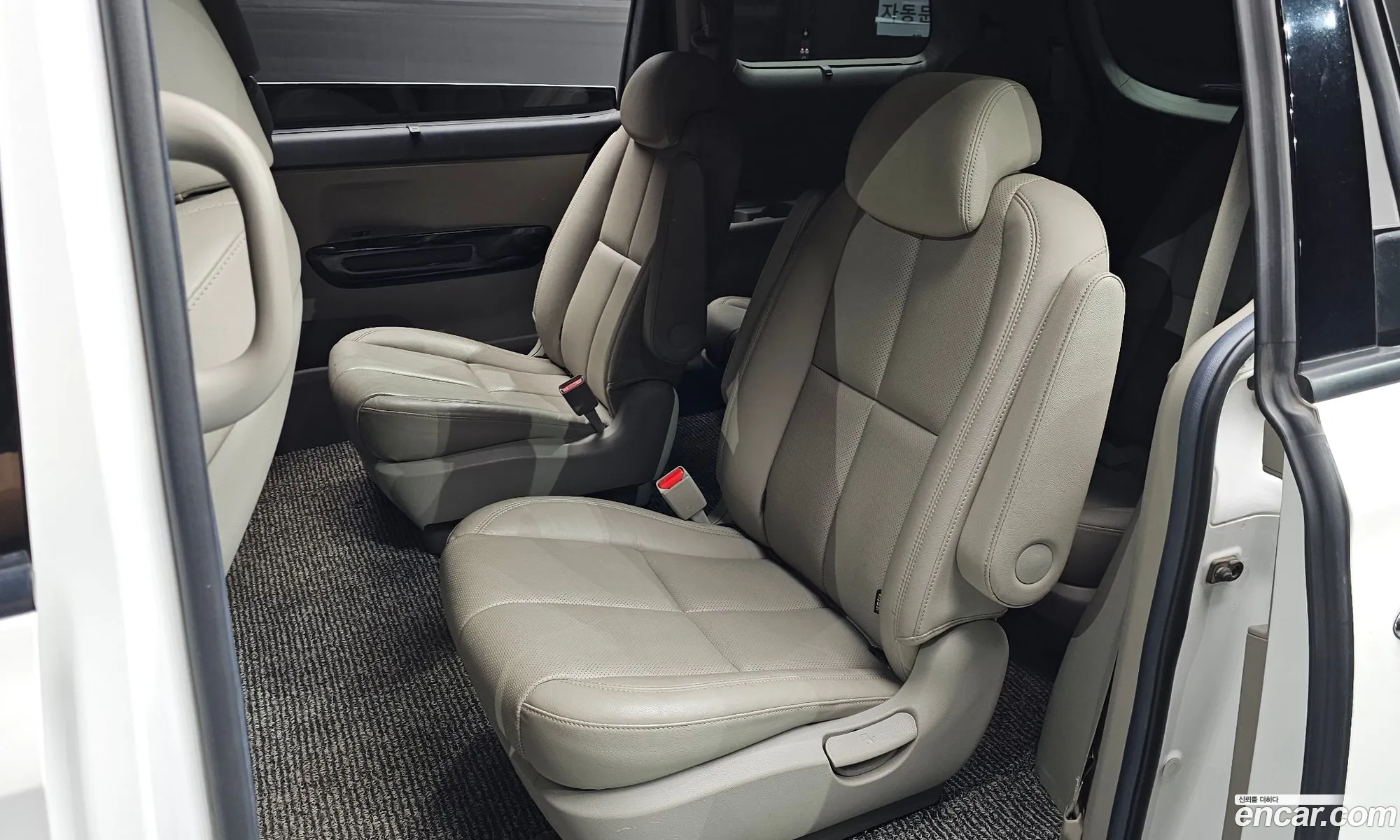 Kia Carnival 2020 KNAME81ABLS657917 — 6