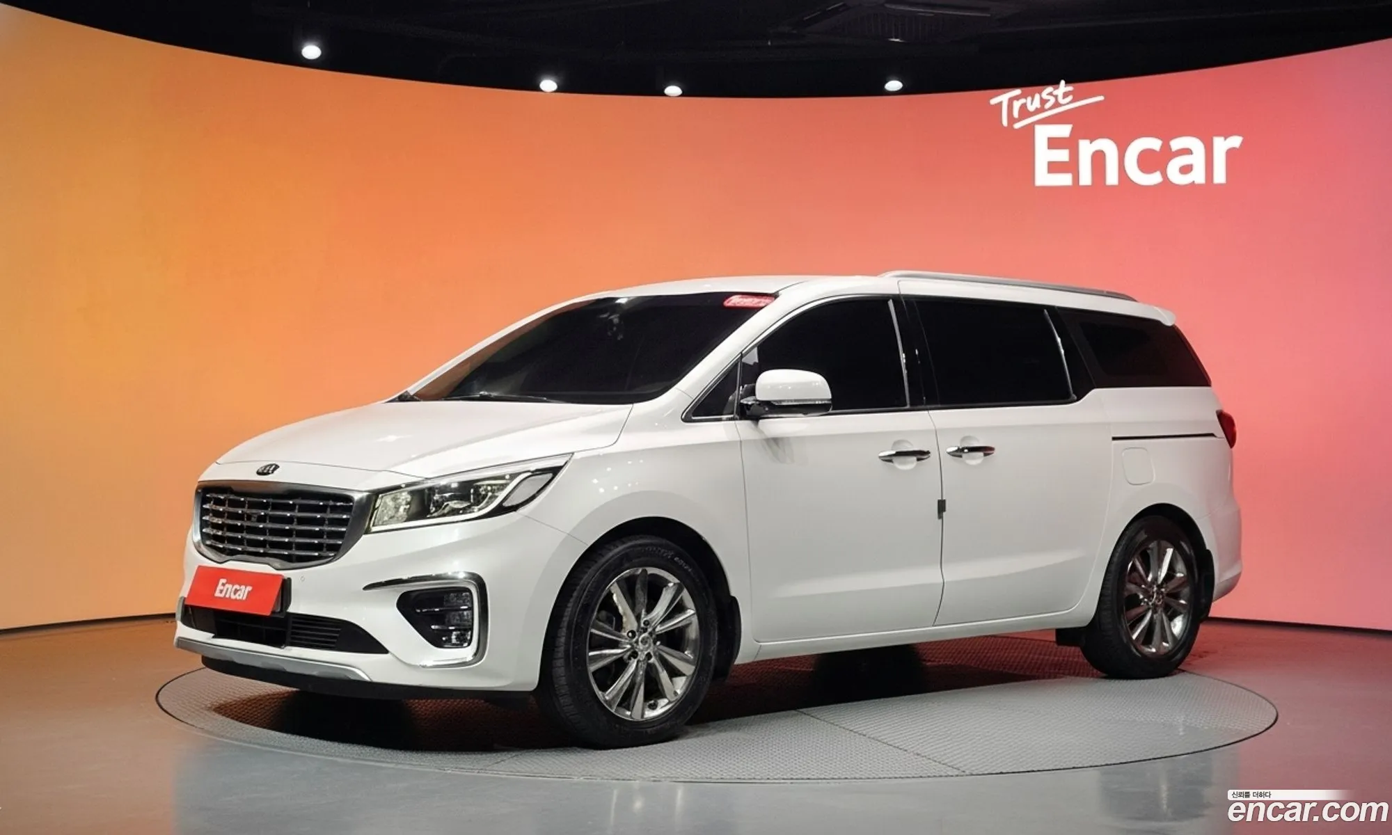 Kia Carnival 2020 KNAME81ABLS657917 — 4