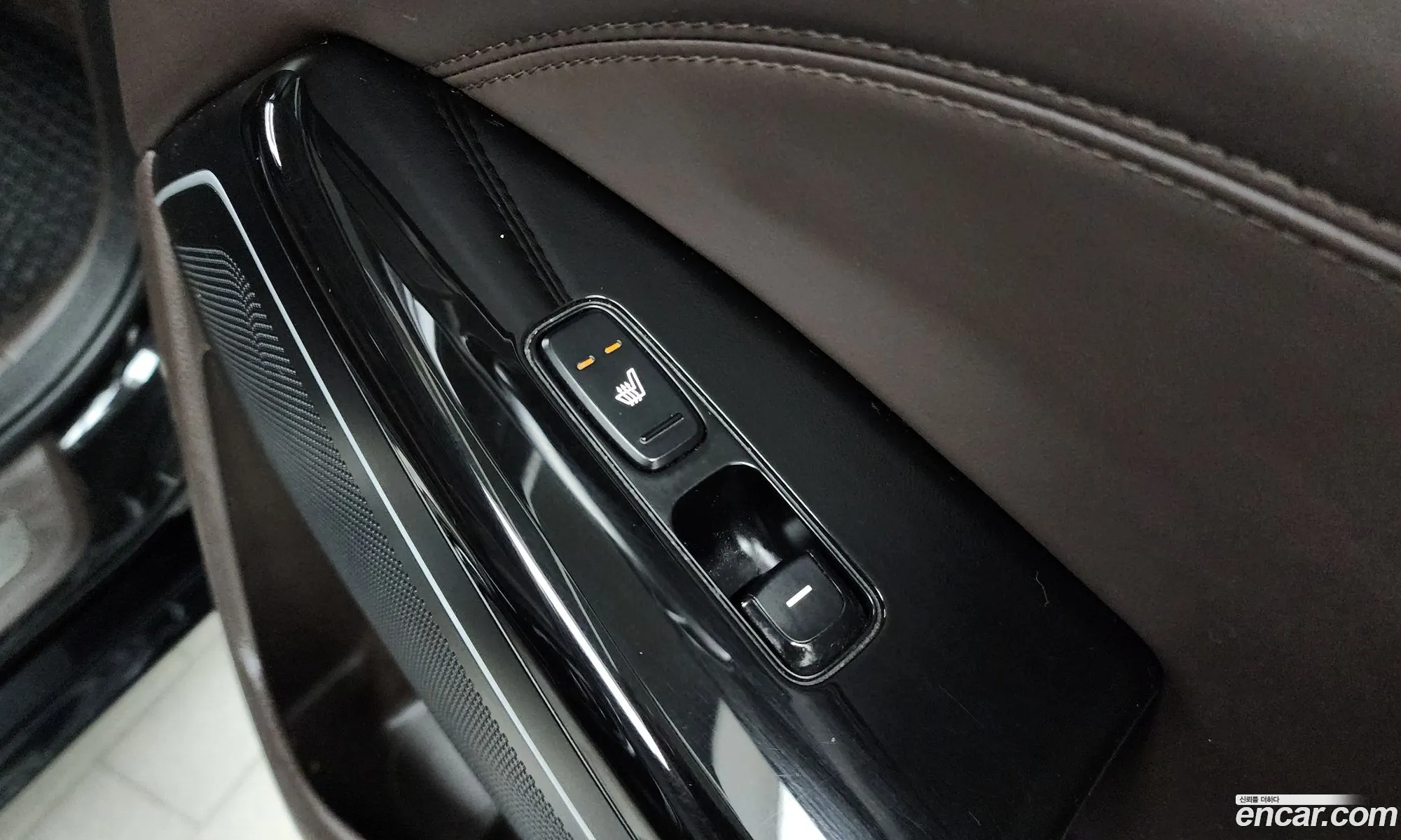 Kia K7 2016 KNALB415BGA052221 — 15
