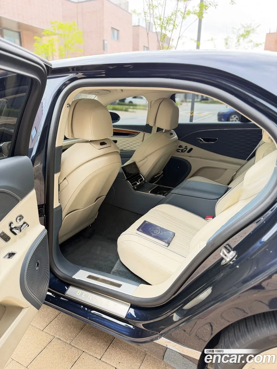 Bentley Flying Spur 2021 — 8