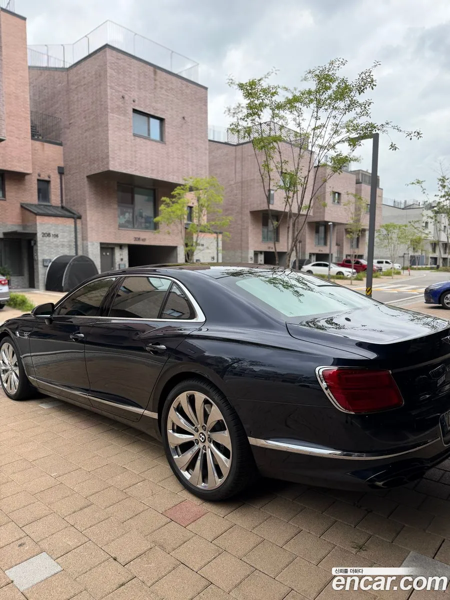 Bentley Flying Spur 2021 — 9