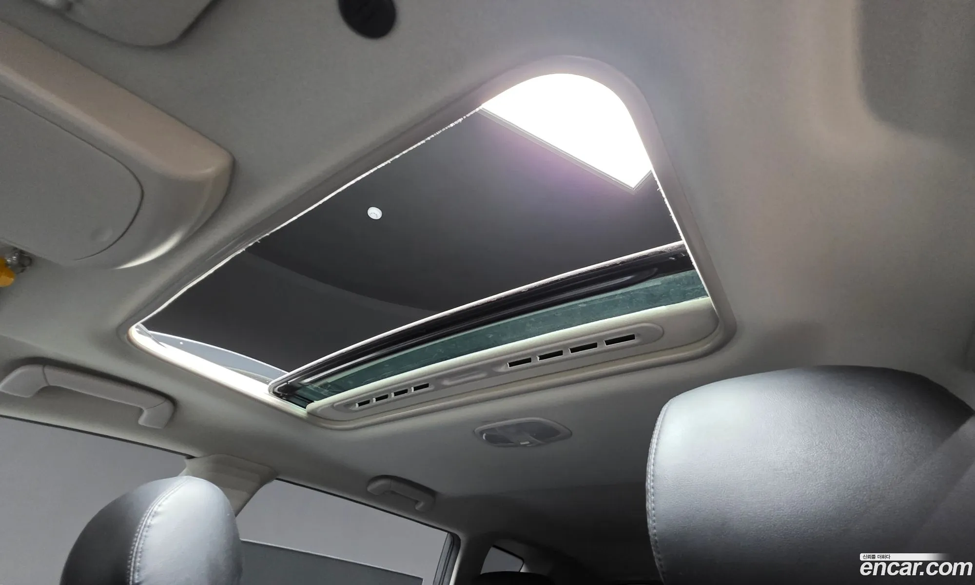 KG Mobility (SsangYong) Rexton W 2015 KPBFA3AN1FP350160 — 16