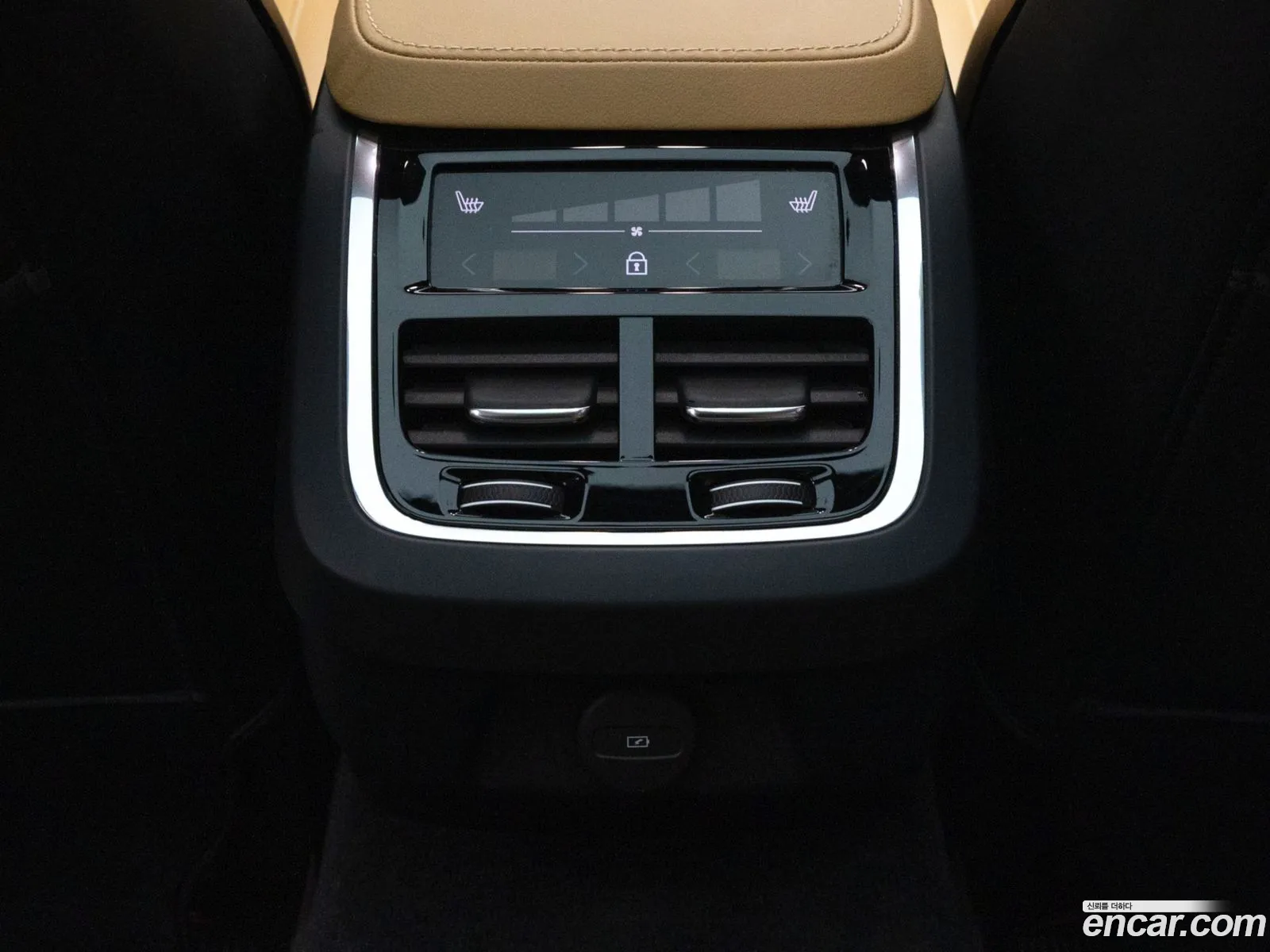 Volvo V90 Cross Country 2023 — 9