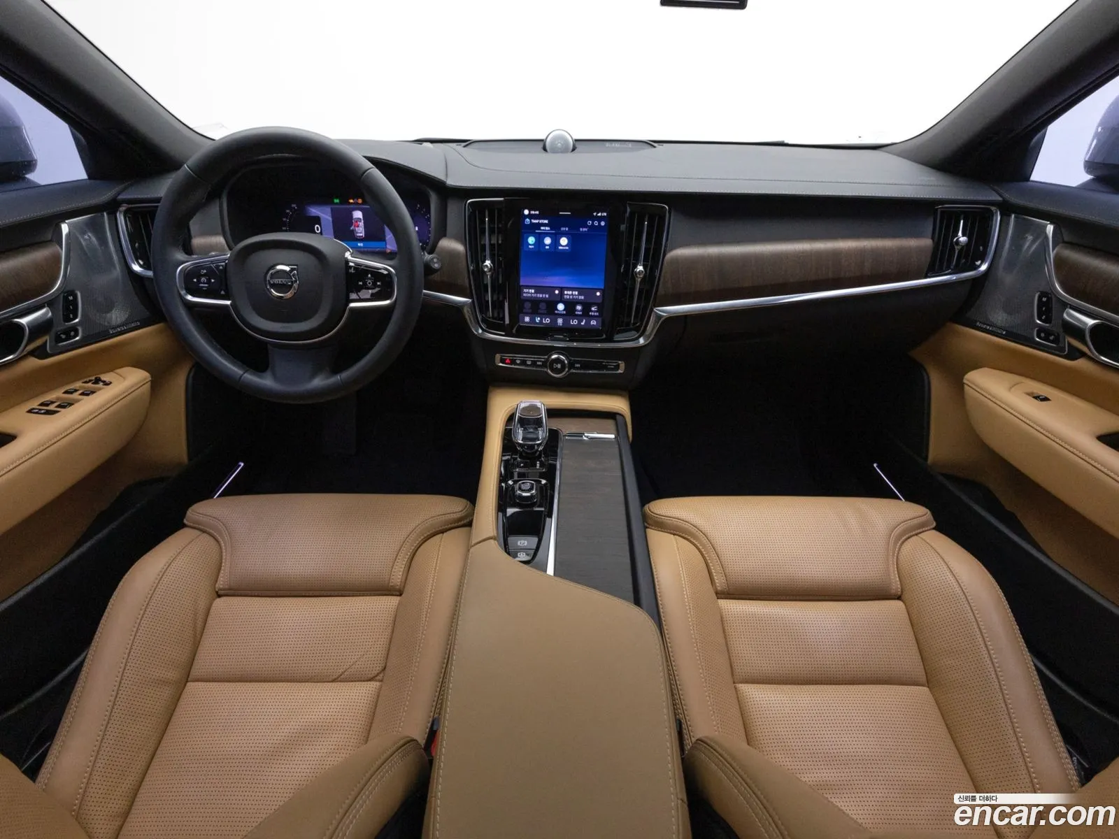 Volvo V90 Cross Country 2023 — 17
