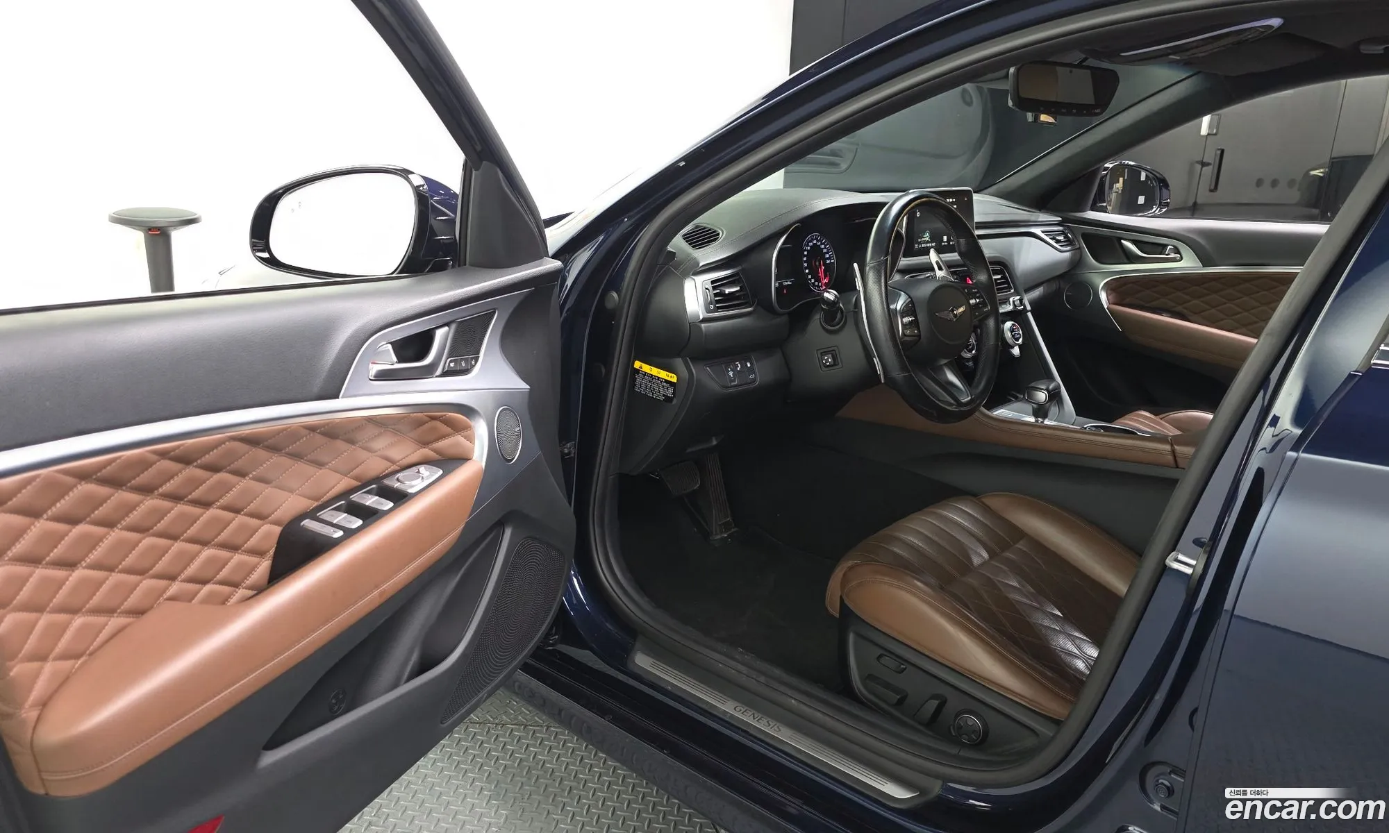 Genesis G70 2018 KMTG341ADJU007585 — 19