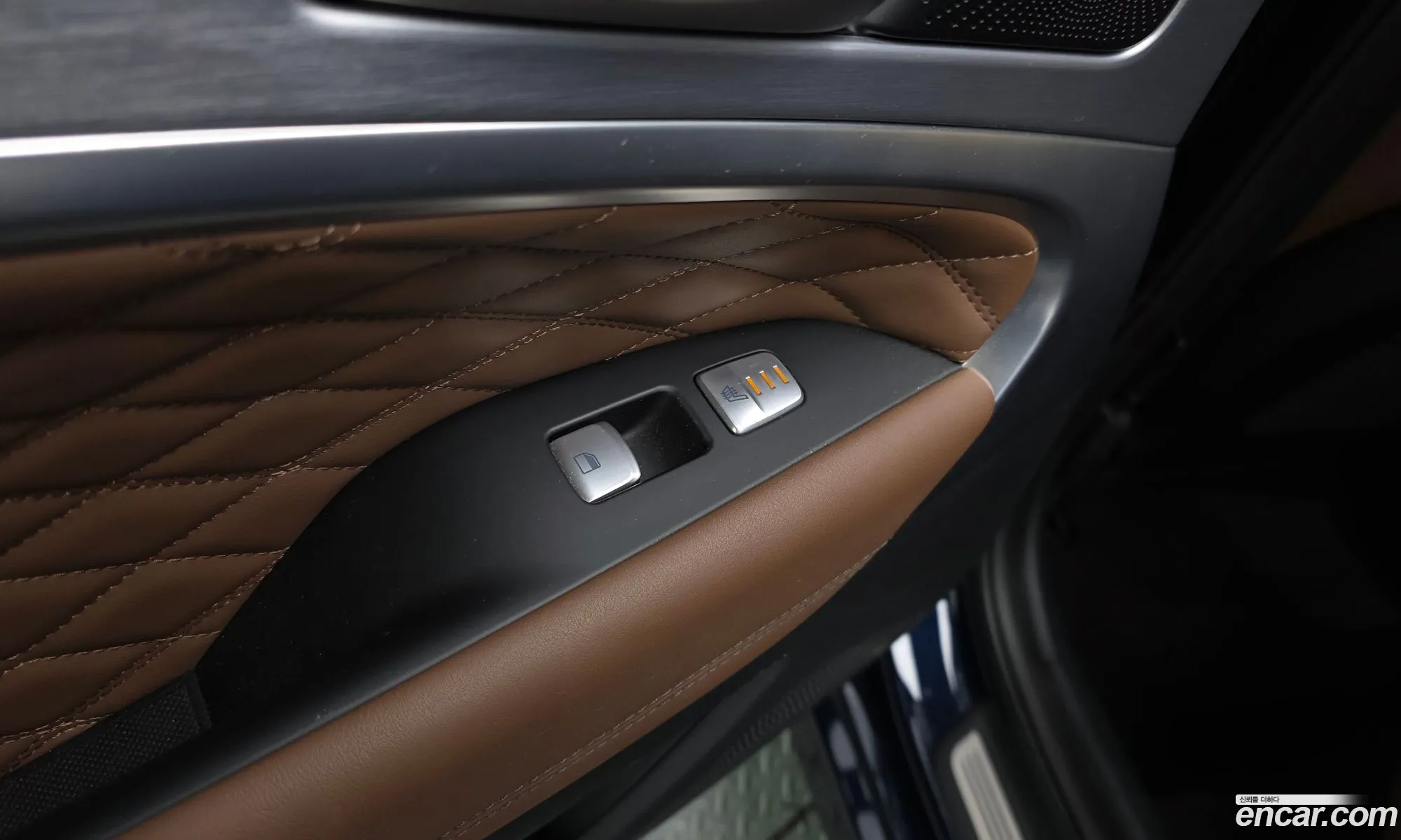 Genesis G70 2018 KMTG341ADJU007585 — 2