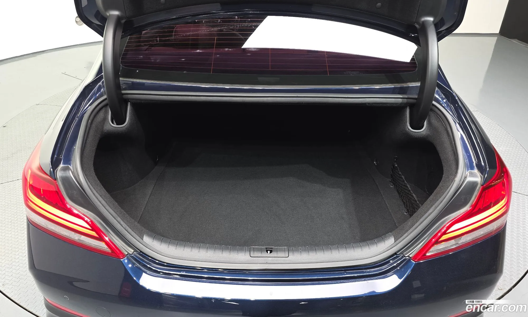 Genesis G70 2018 KMTG341ADJU007585 — 16