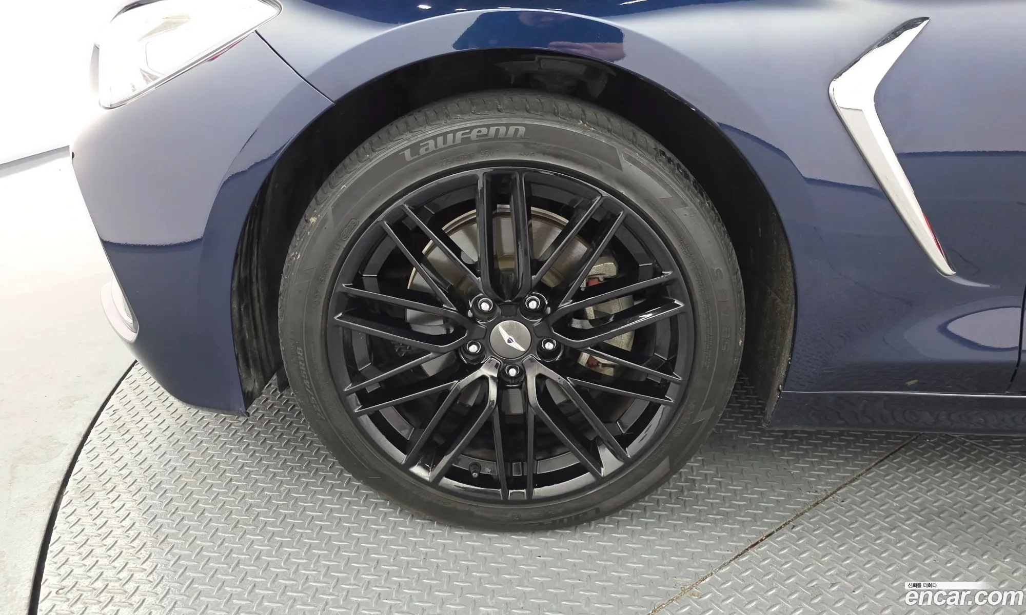Genesis G70 2018 KMTG341ADJU007585 — 12