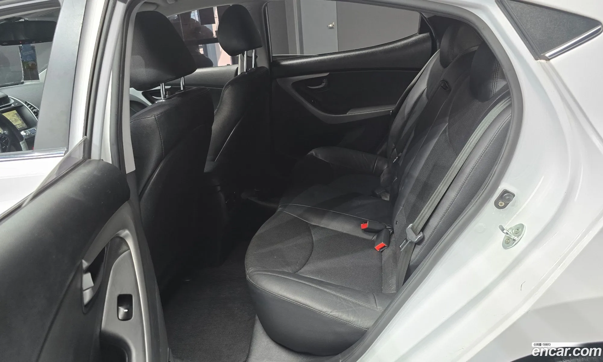 Hyundai Elantra 2015 KMHDG41DBGU595368 — 3