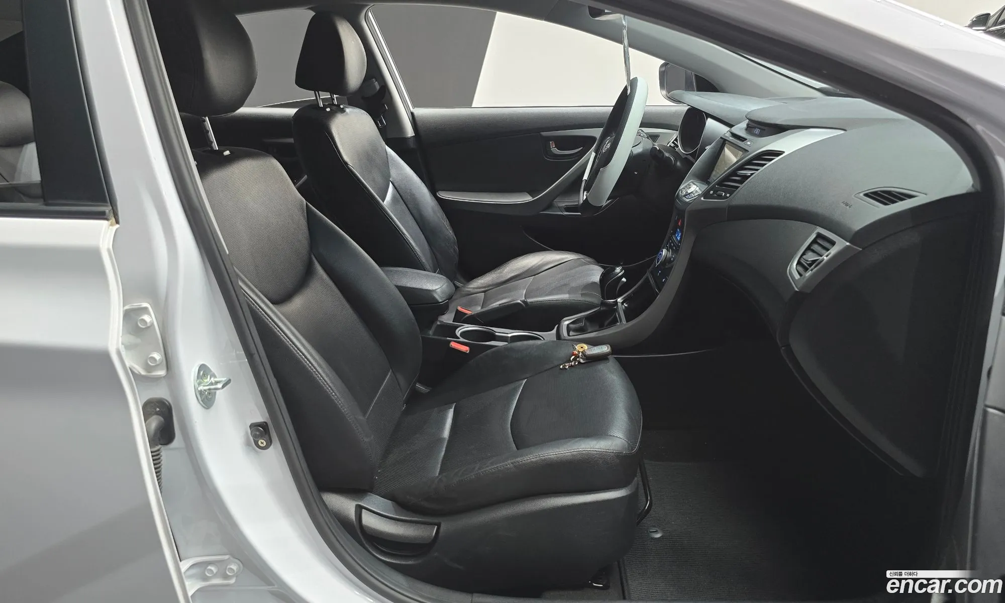 Hyundai Elantra 2015 KMHDG41DBGU595368 — 4