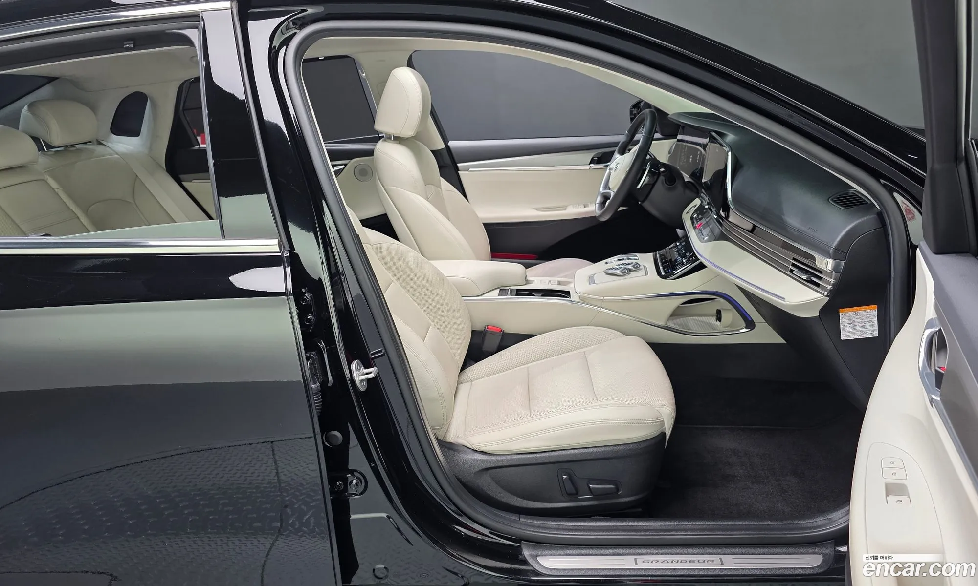 Hyundai Grandeur IG Hybrid 2022 — 29